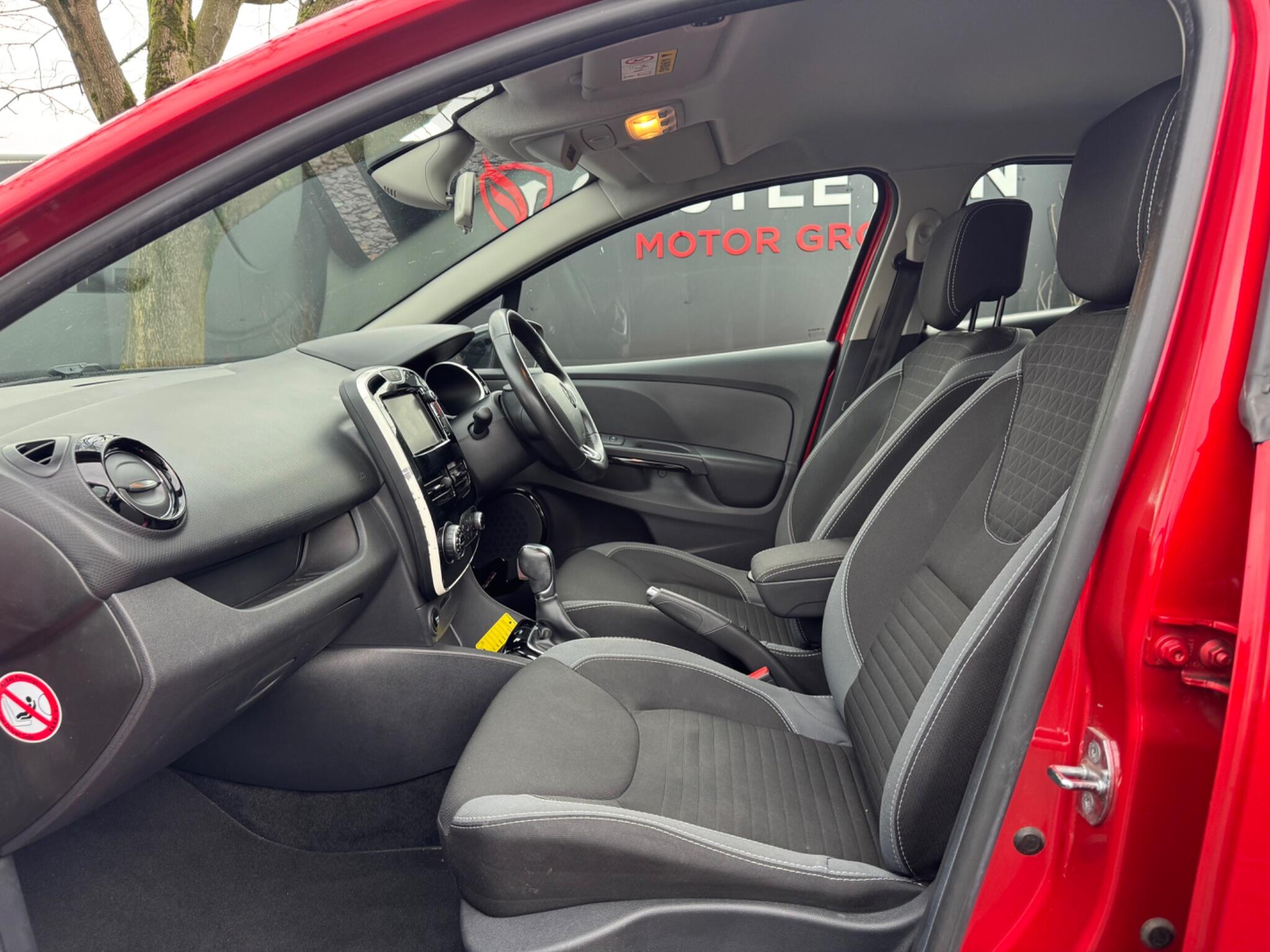 Renault Clio - Image 38
