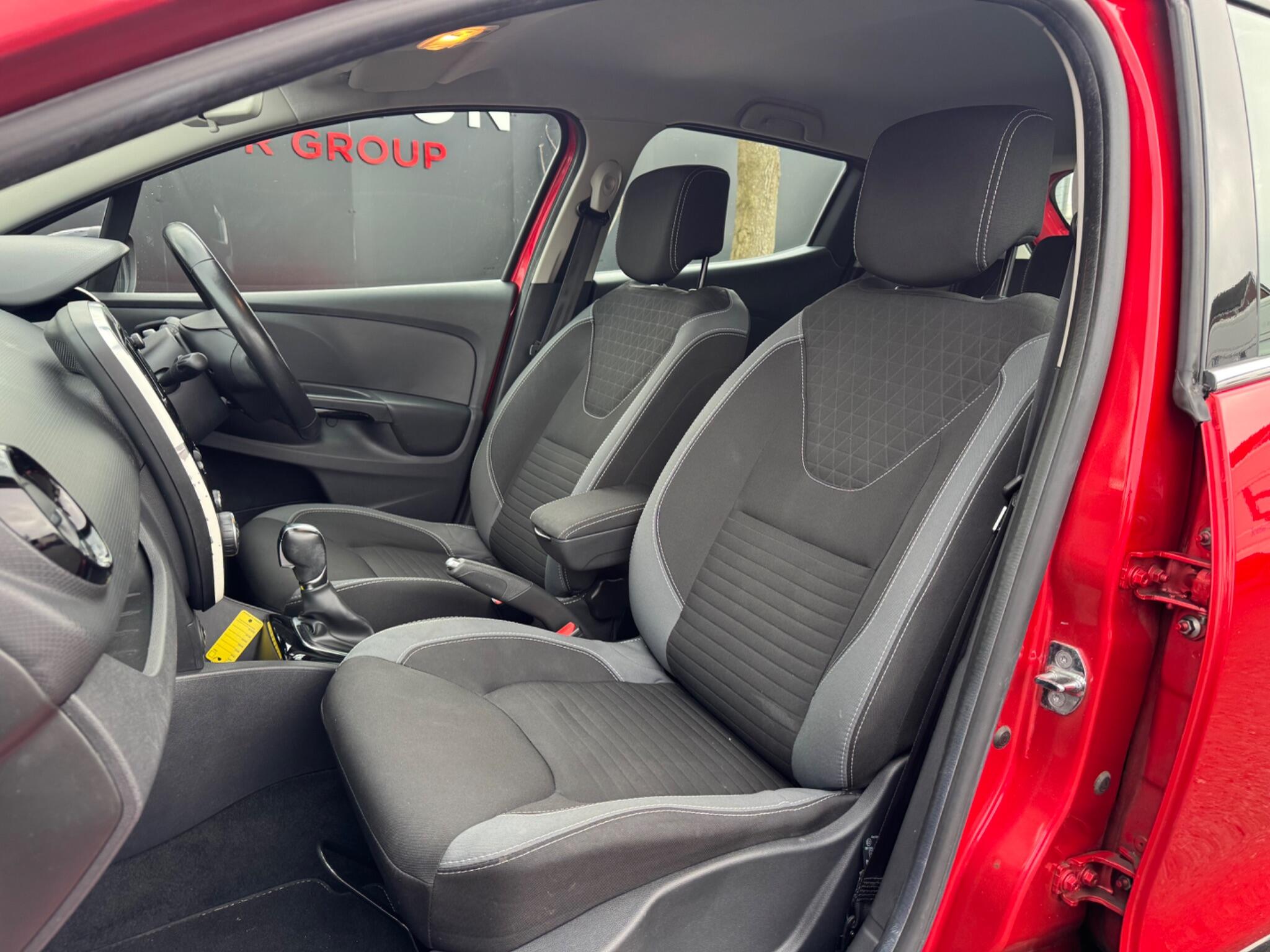 Renault Clio - Image 39