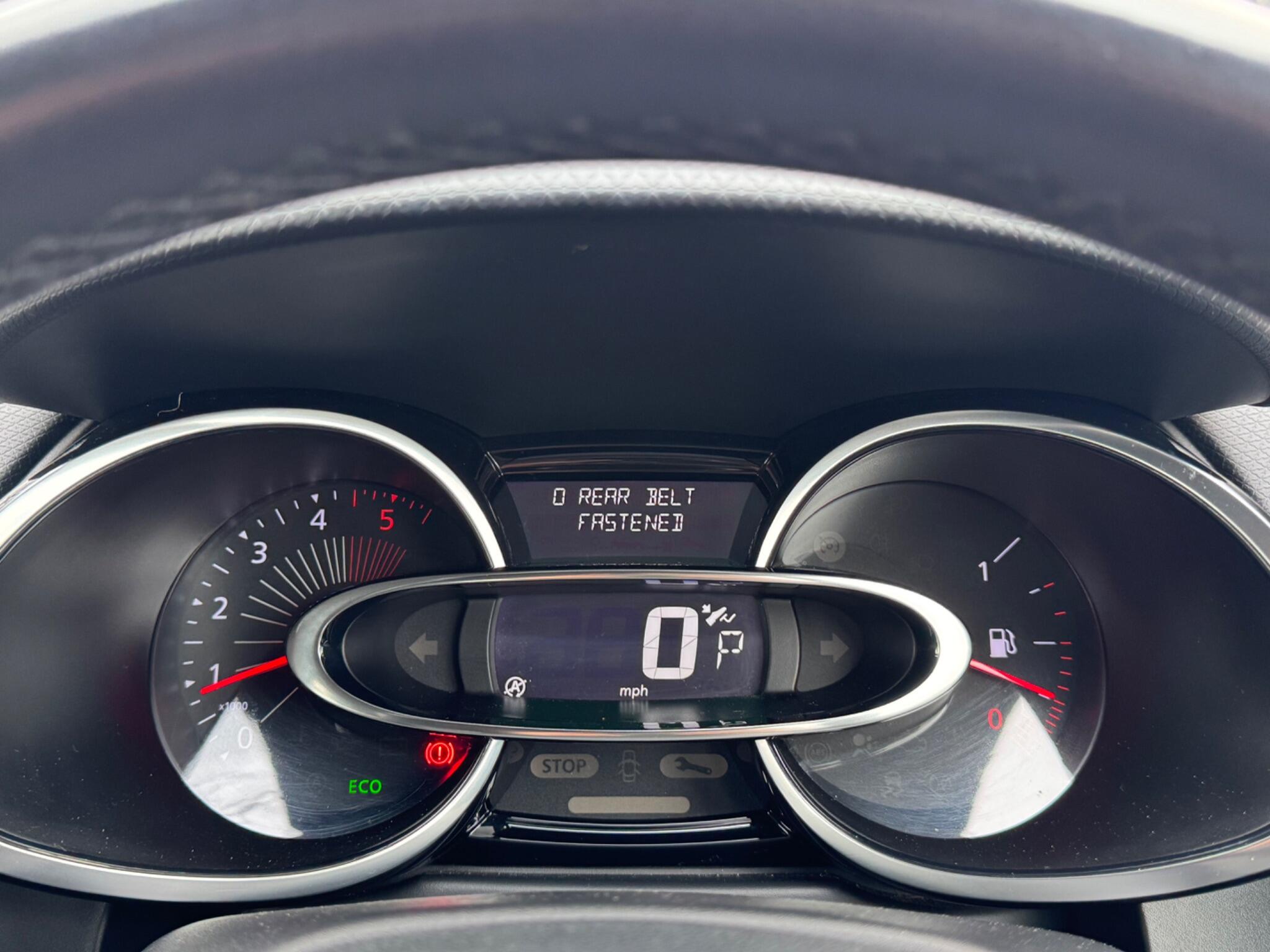 Renault Clio - Image 37