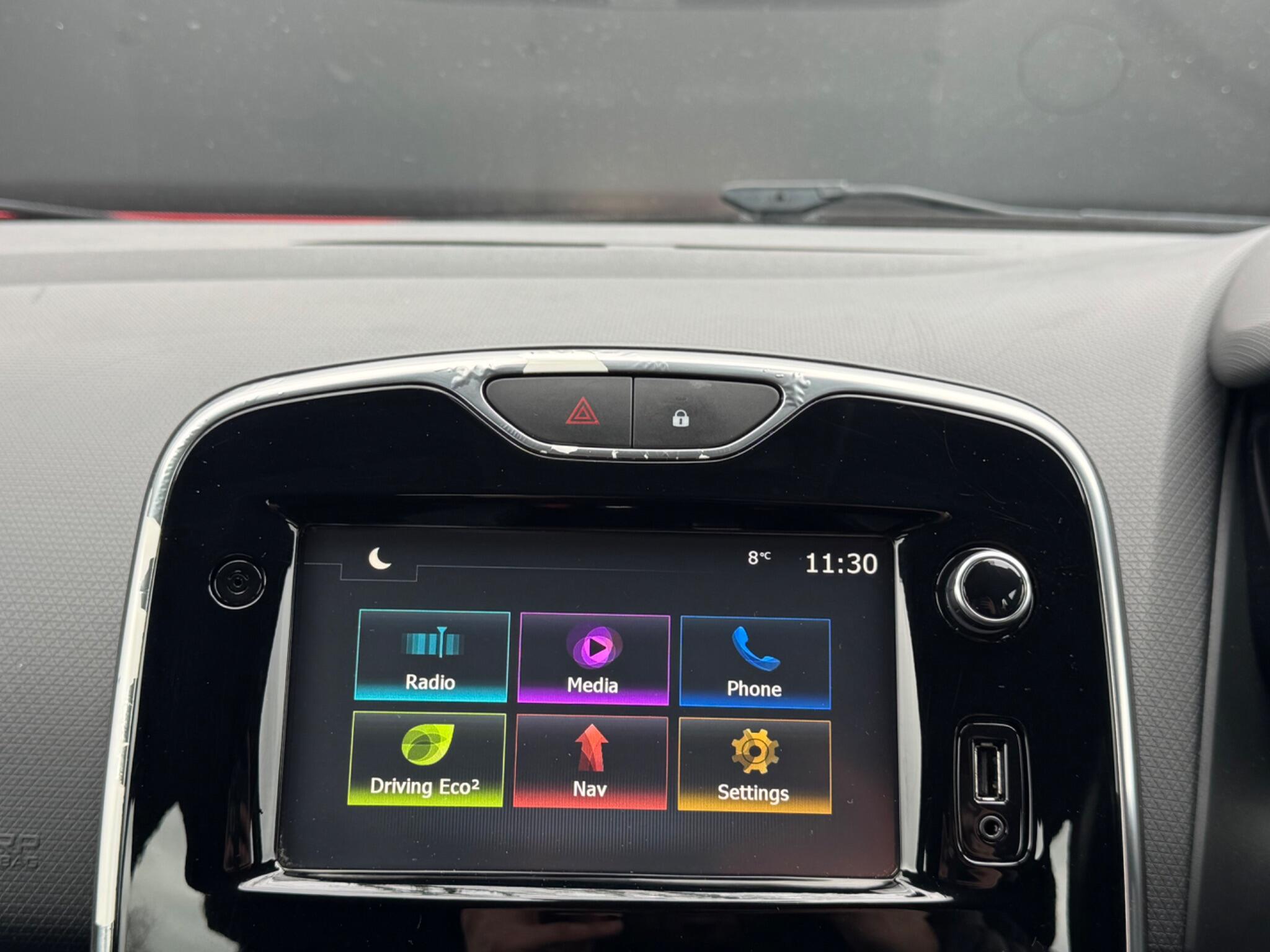 Renault Clio - Image 31