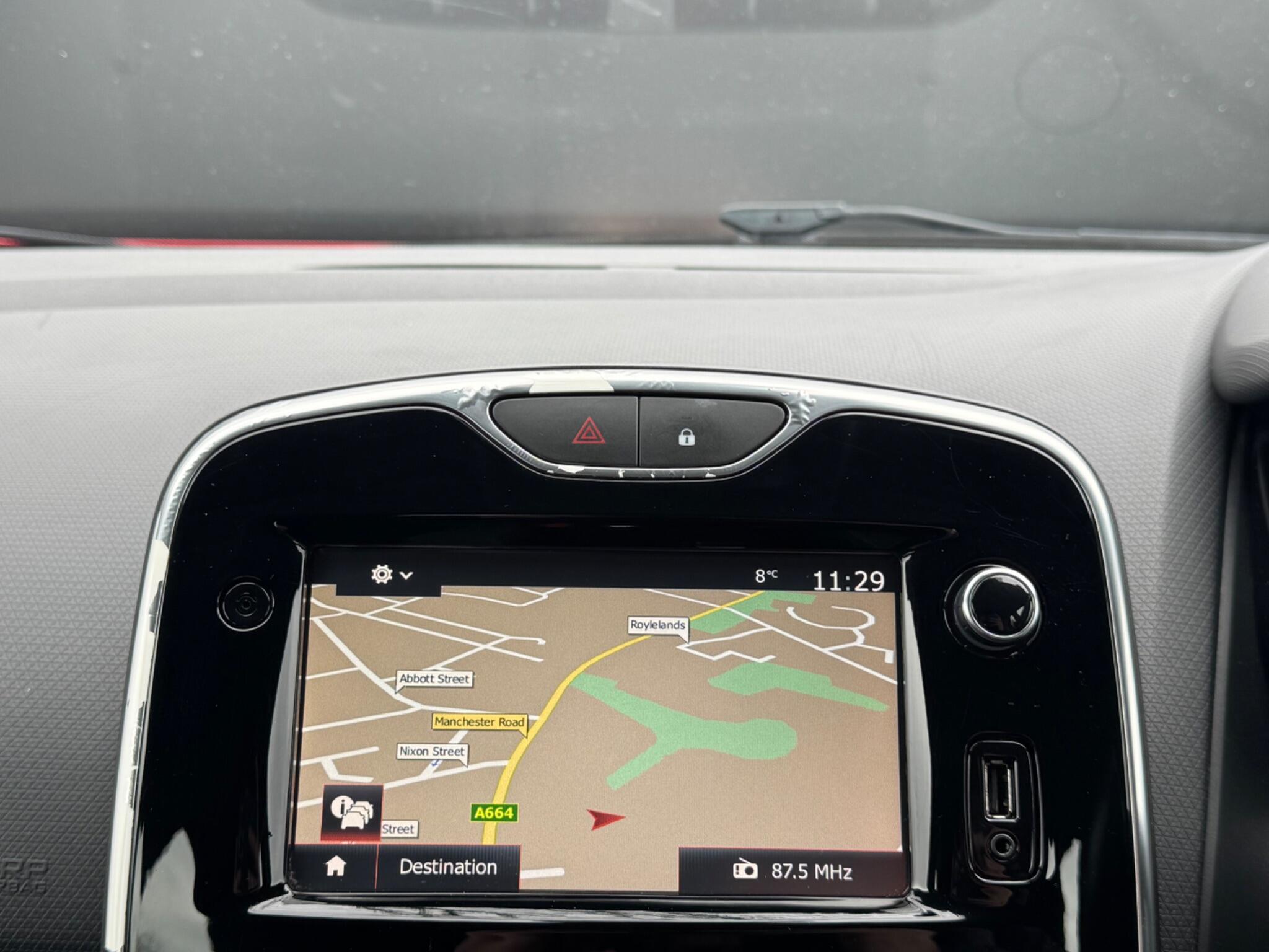 Renault Clio - Image 32