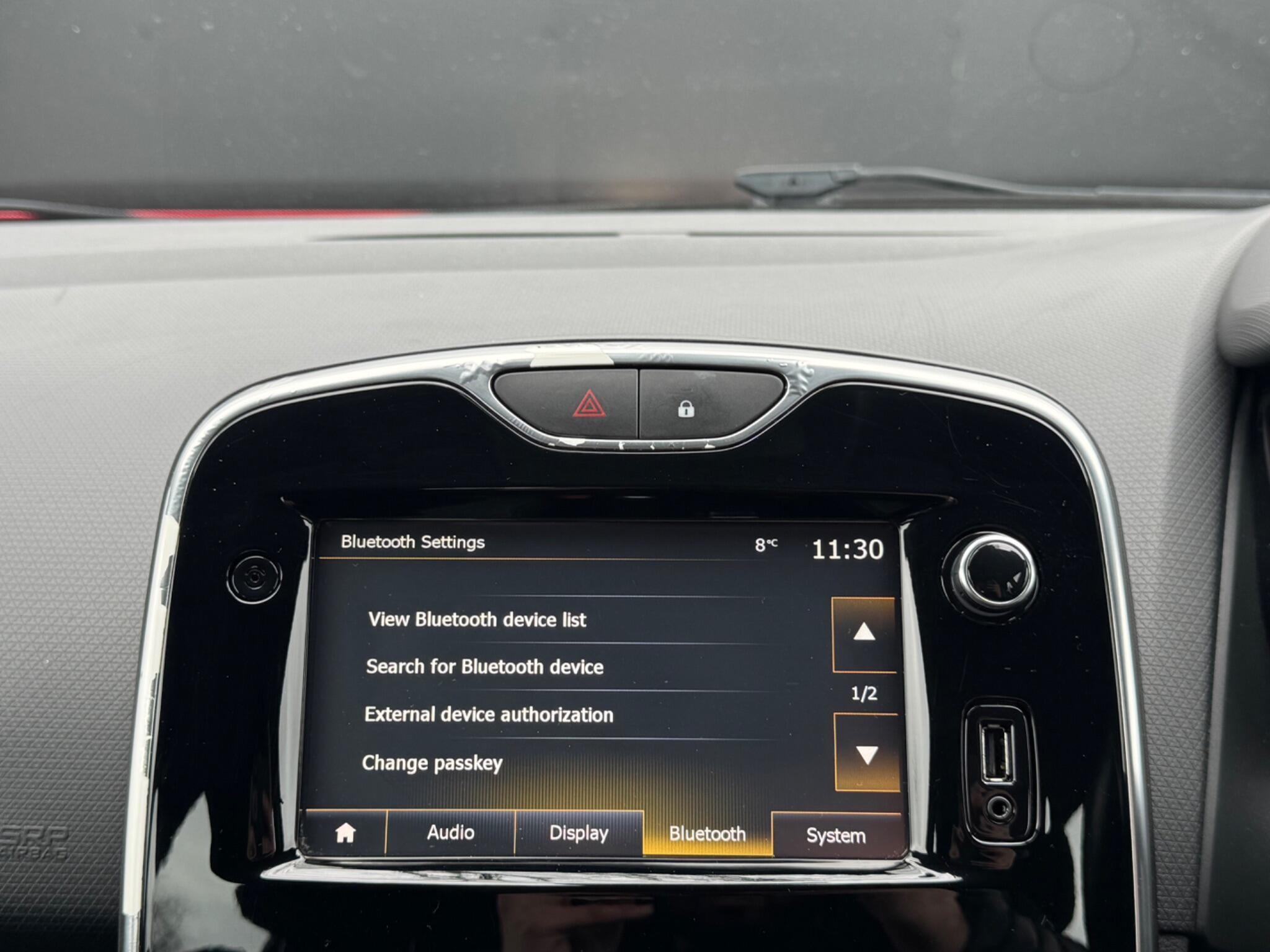 Renault Clio - Image 36