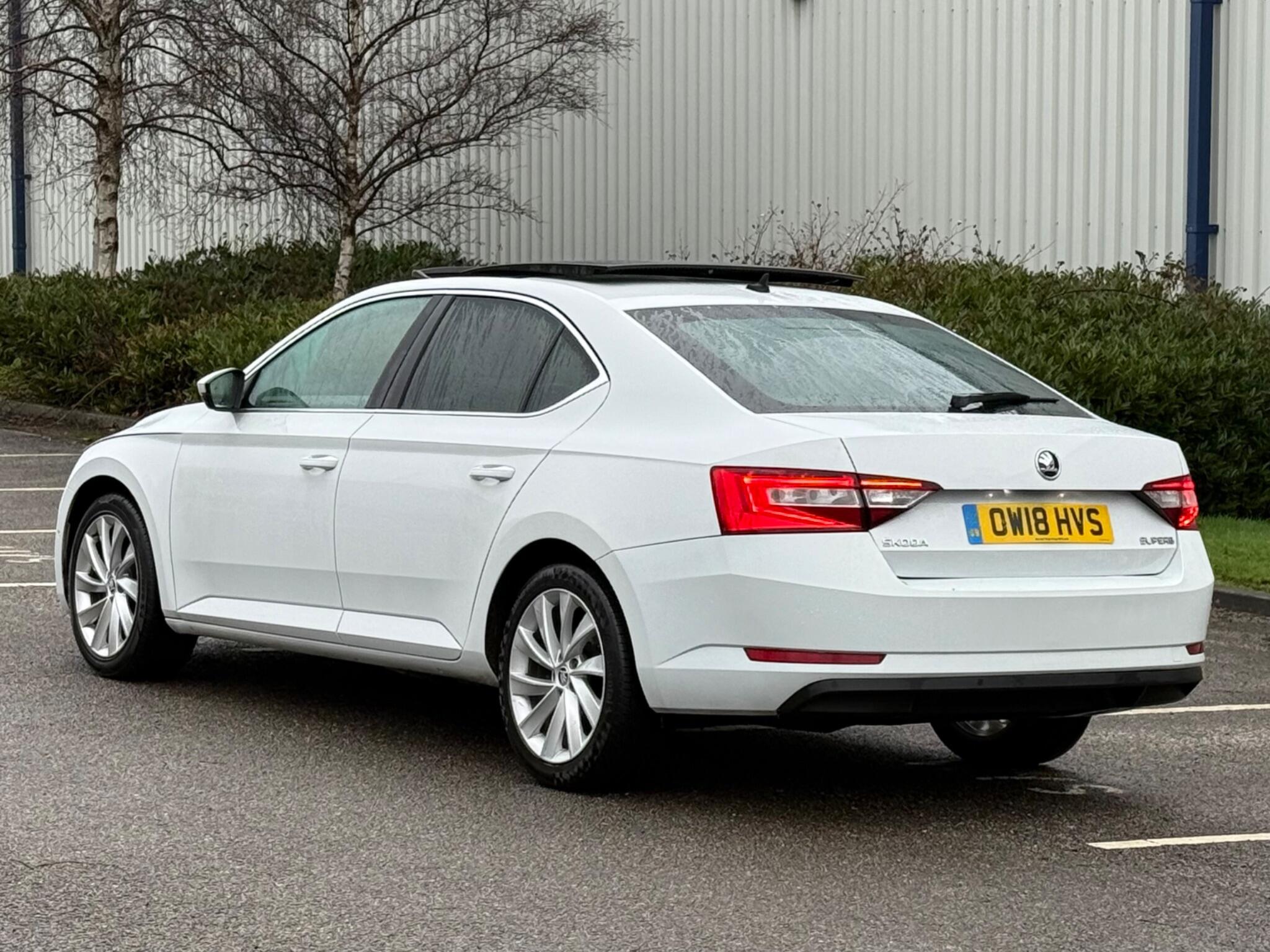 Skoda Superb - Image 10
