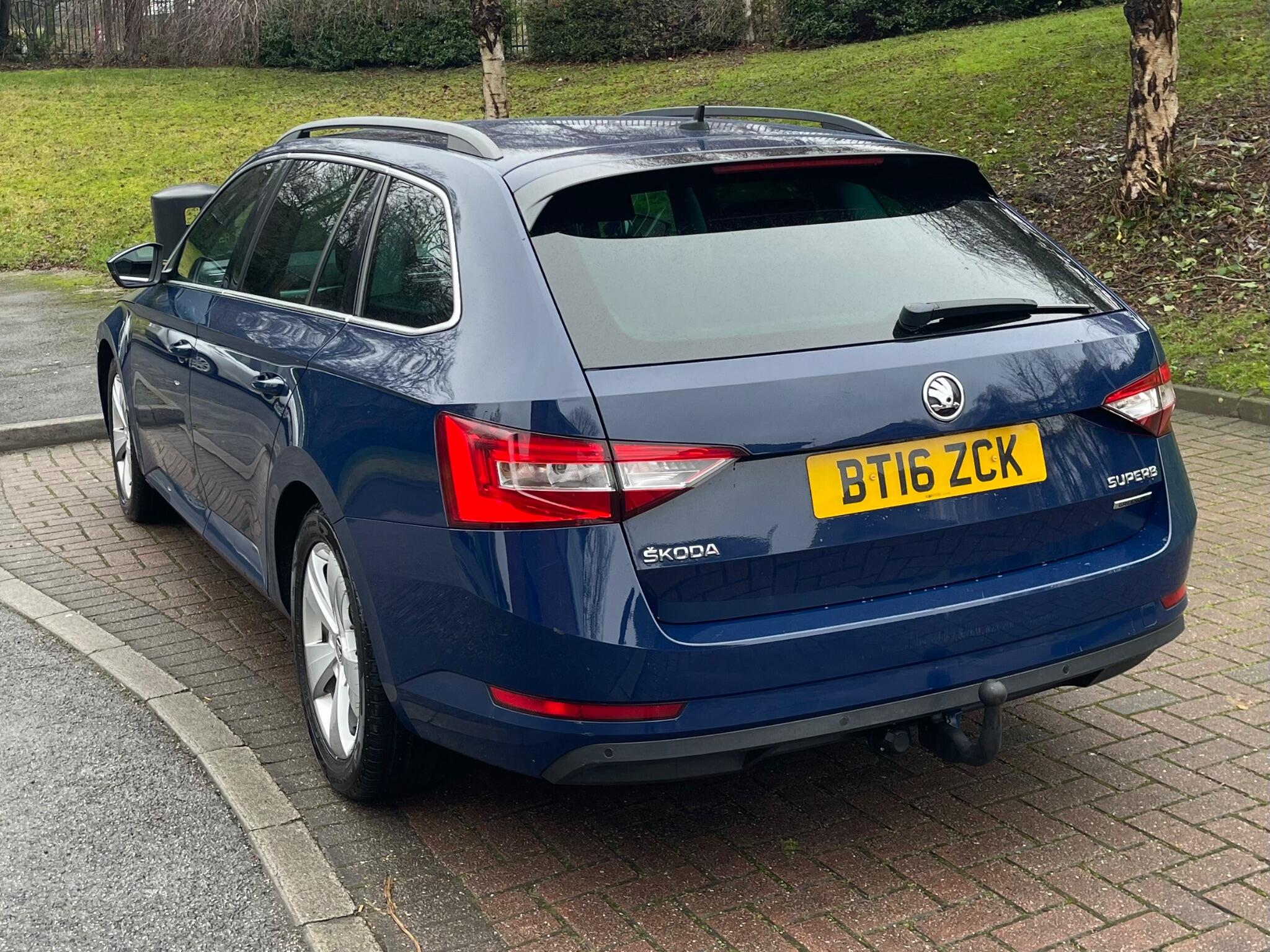 Skoda Superb - Image 12