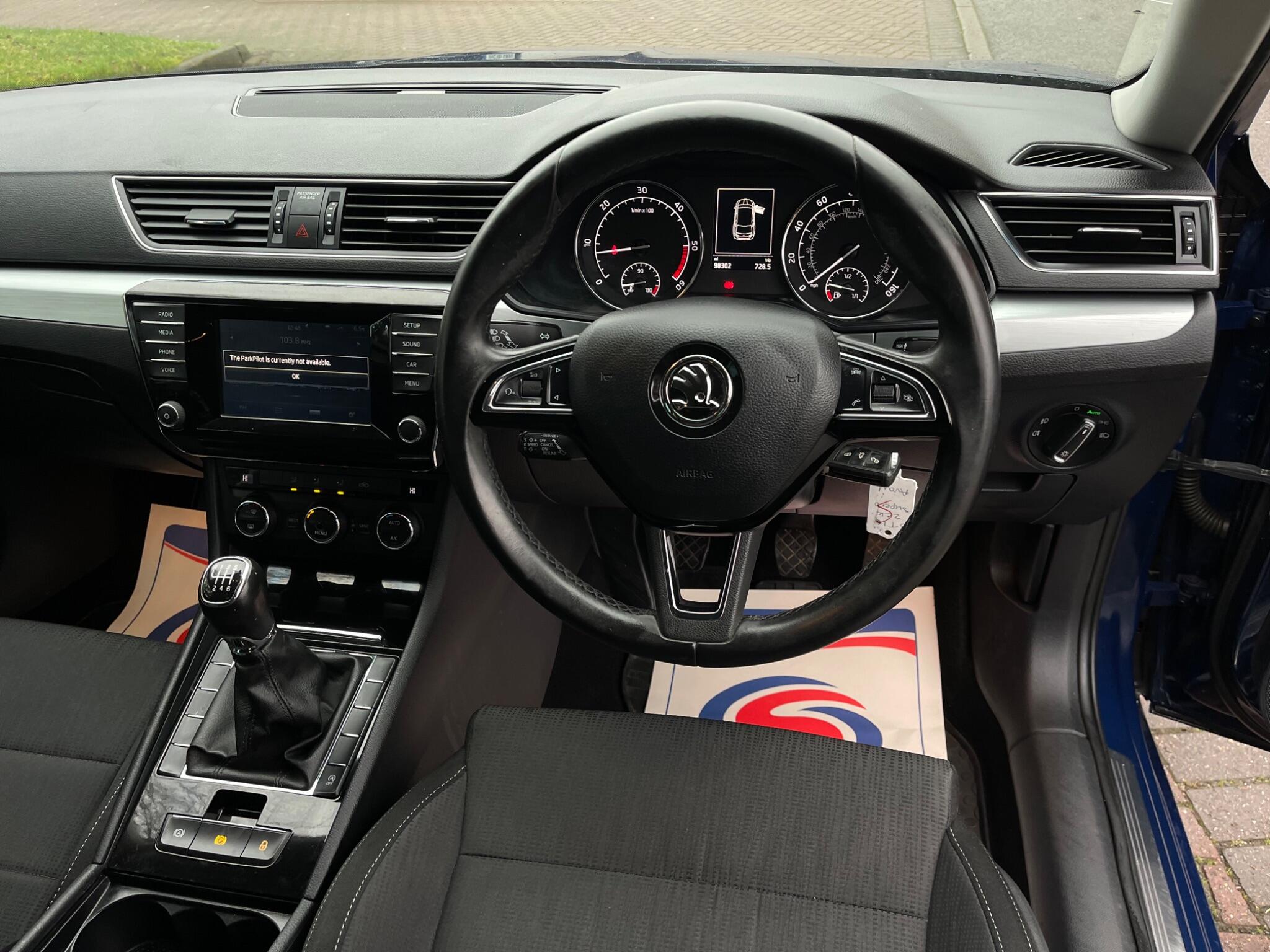Skoda Superb - Image 28