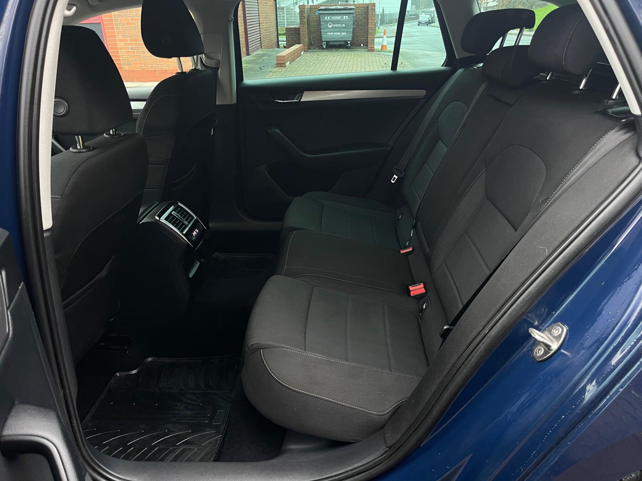 Skoda Superb - Image 32