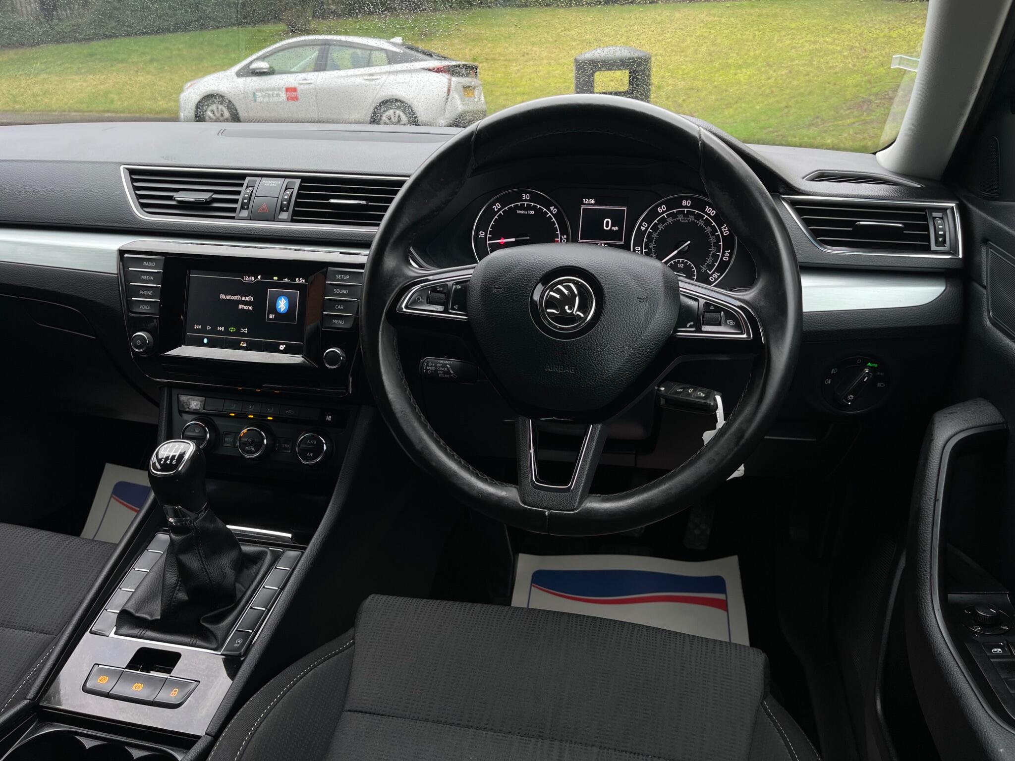 Skoda Superb - Image 40