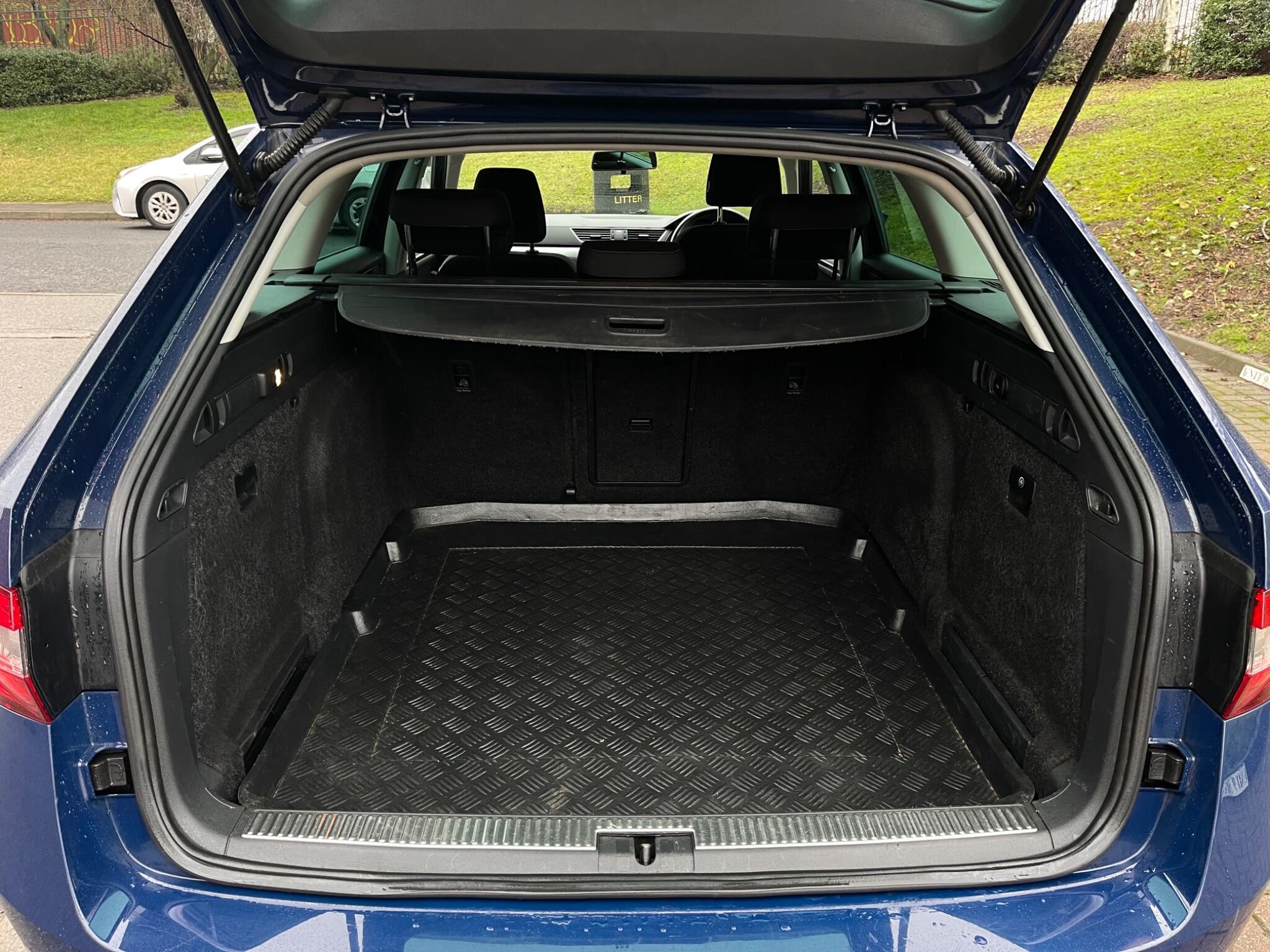 Skoda Superb - Image 50