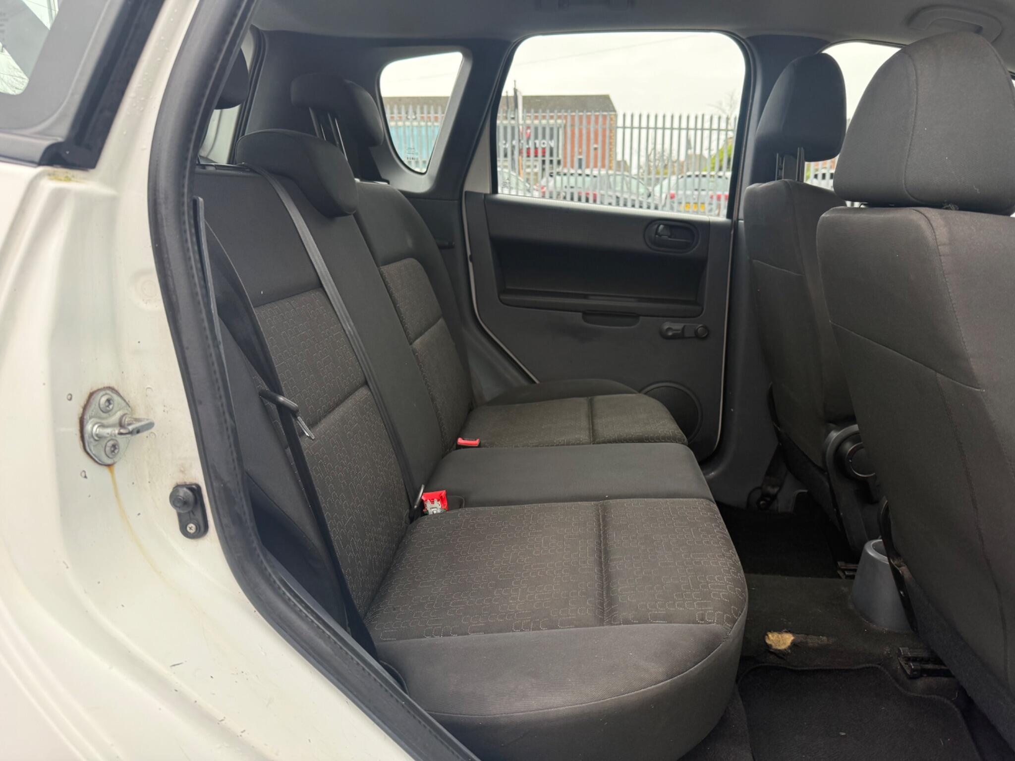 Mitsubishi Colt - Image 12