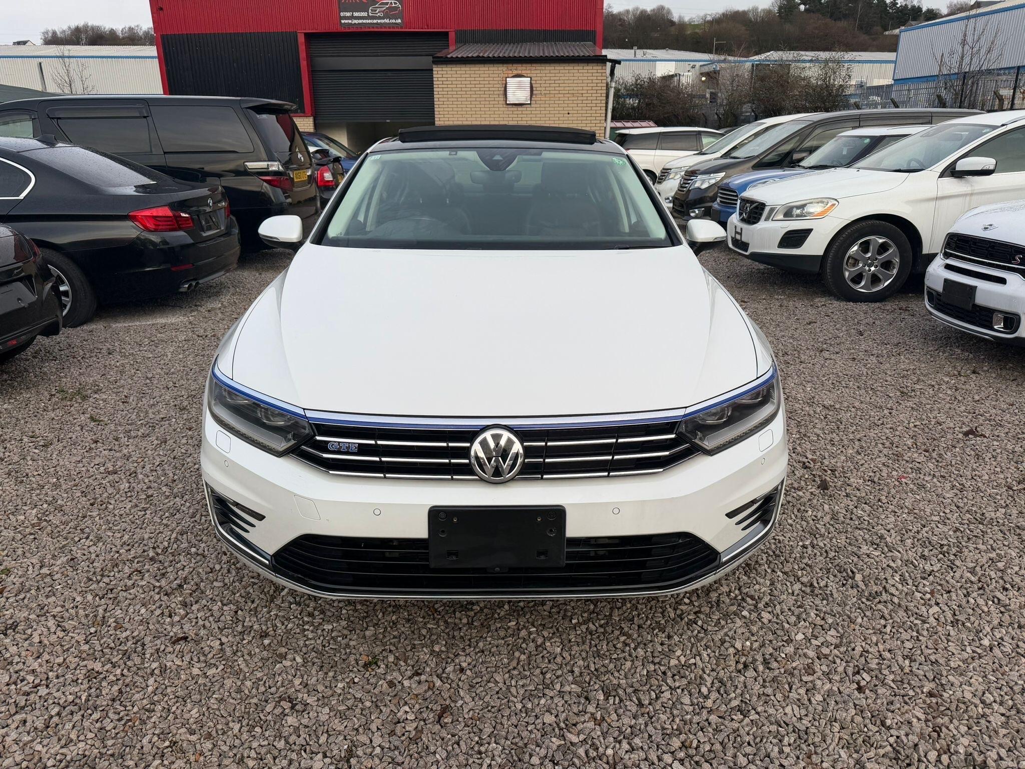 Volkswagen Passat - Image 2