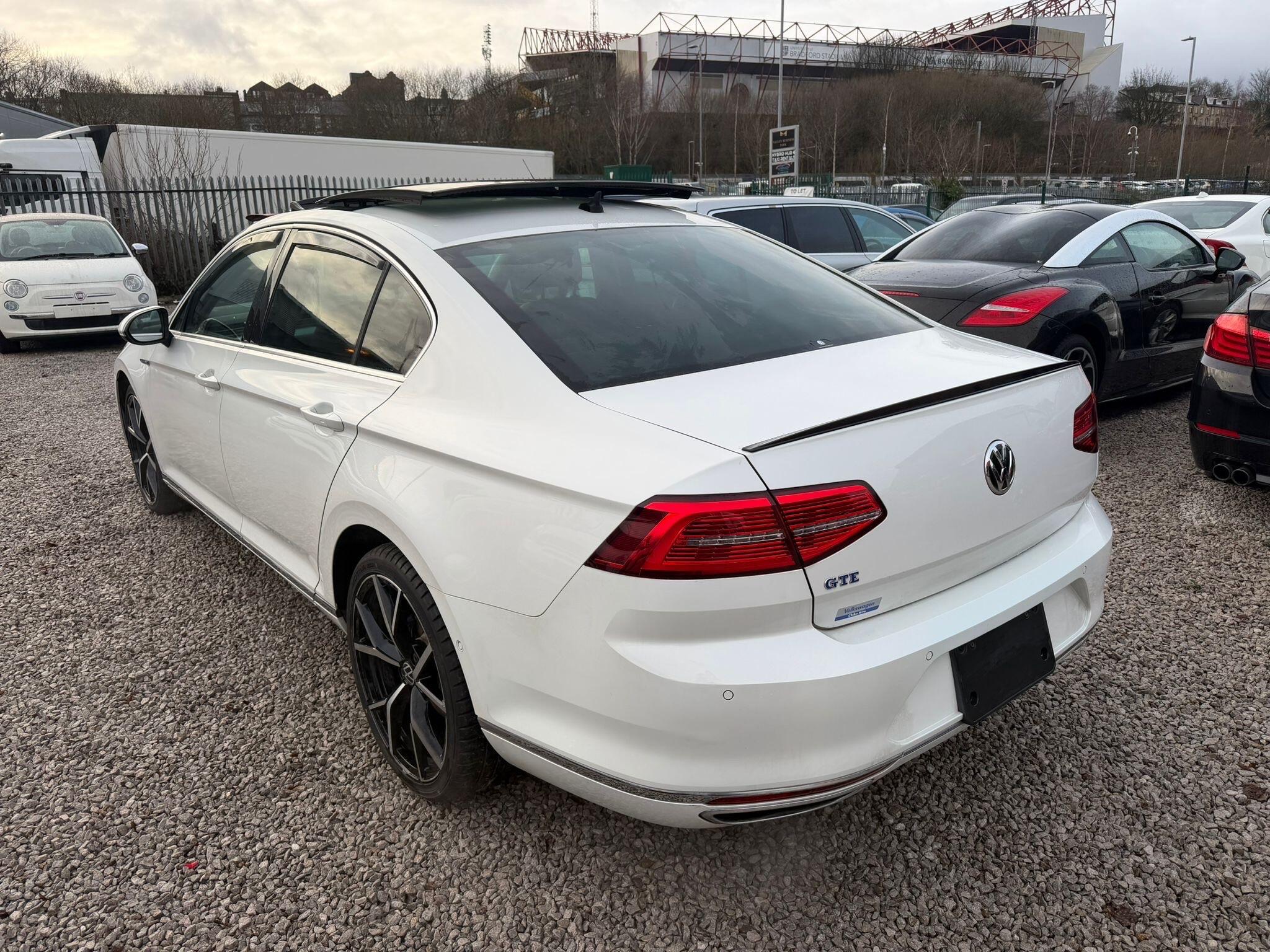 Volkswagen Passat - Image 6