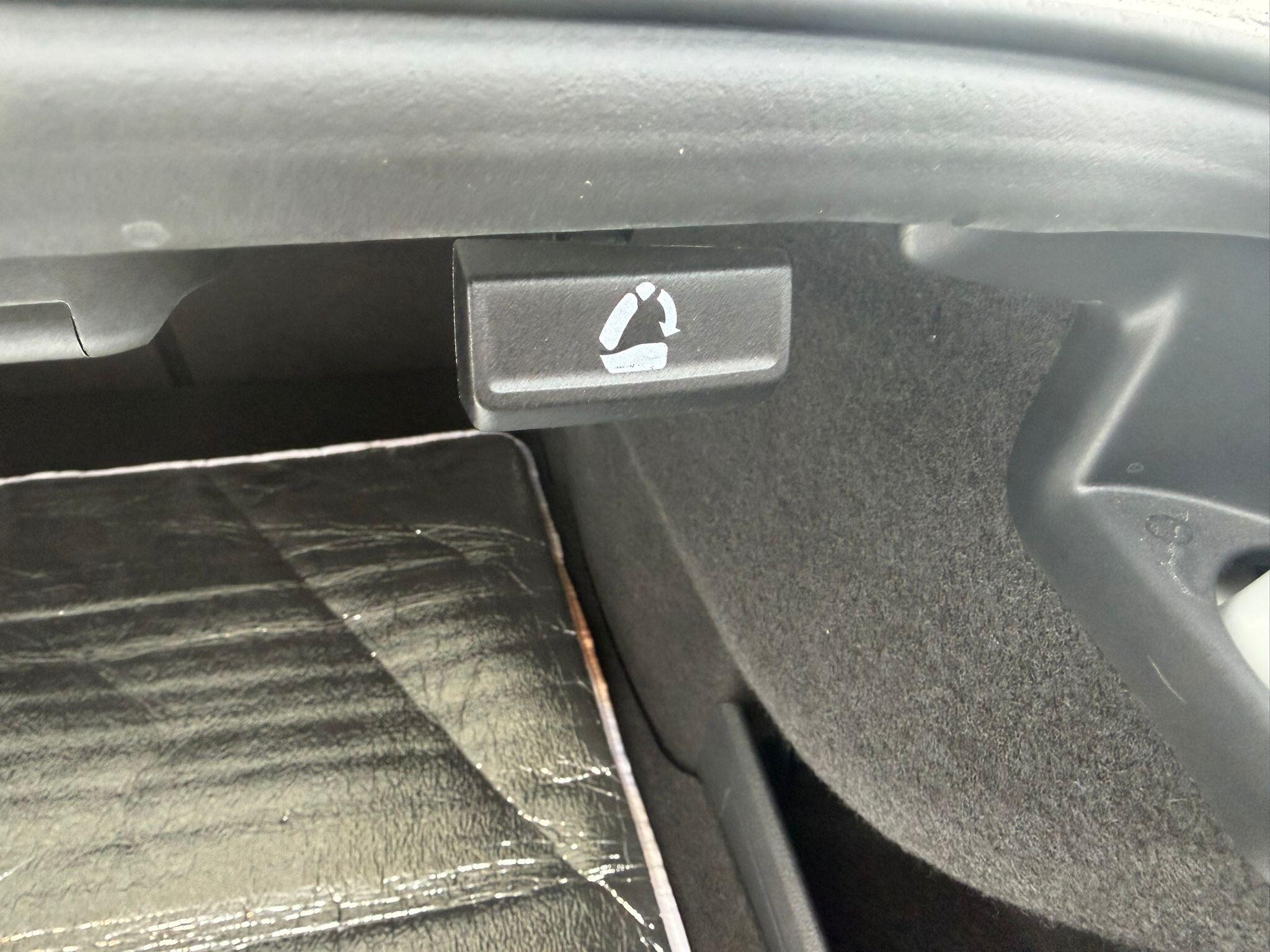 Volkswagen Passat - Image 15