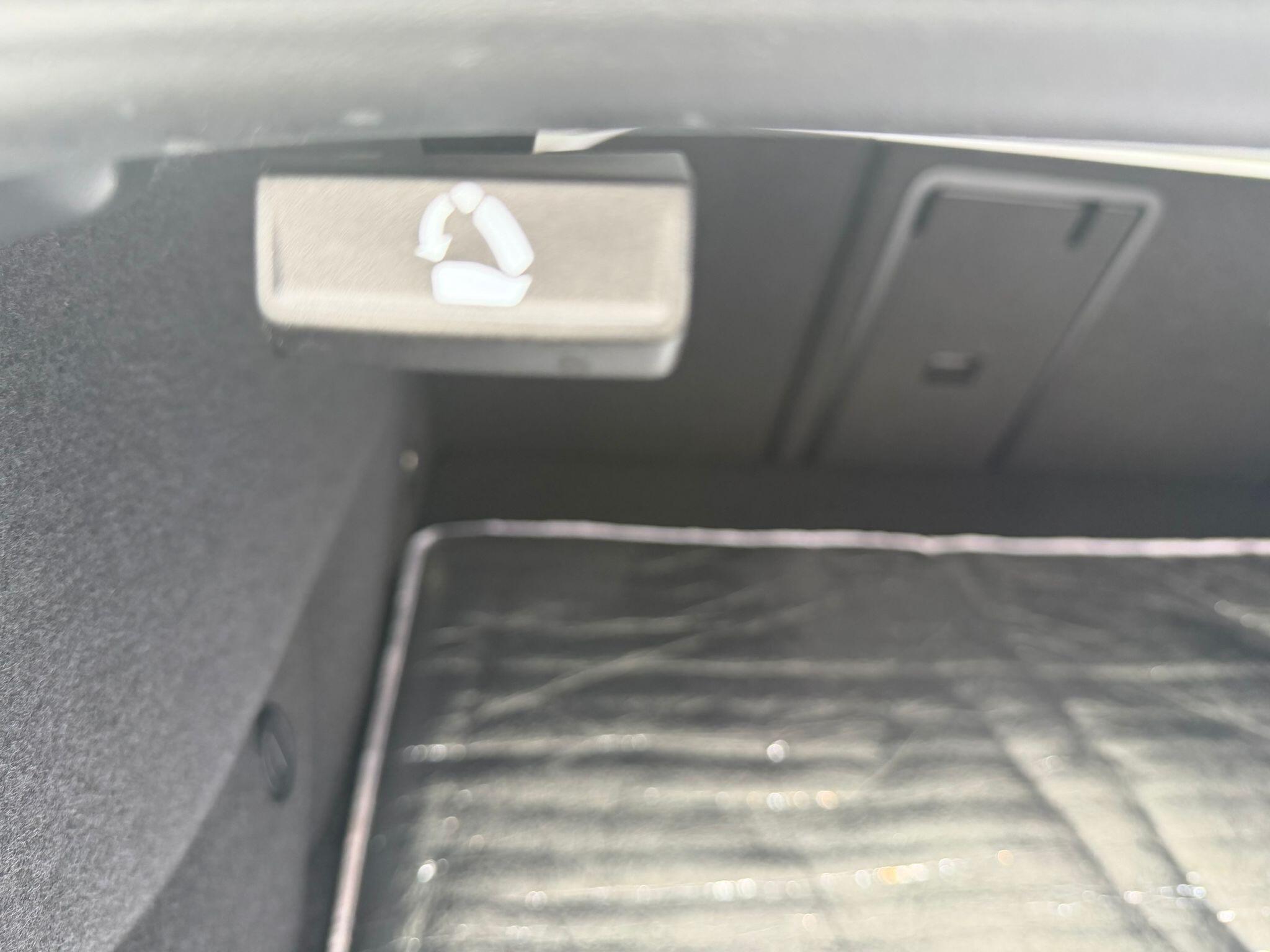 Volkswagen Passat - Image 18