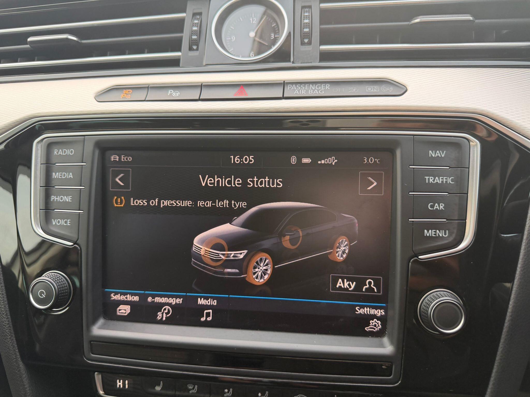 Volkswagen Passat - Image 28