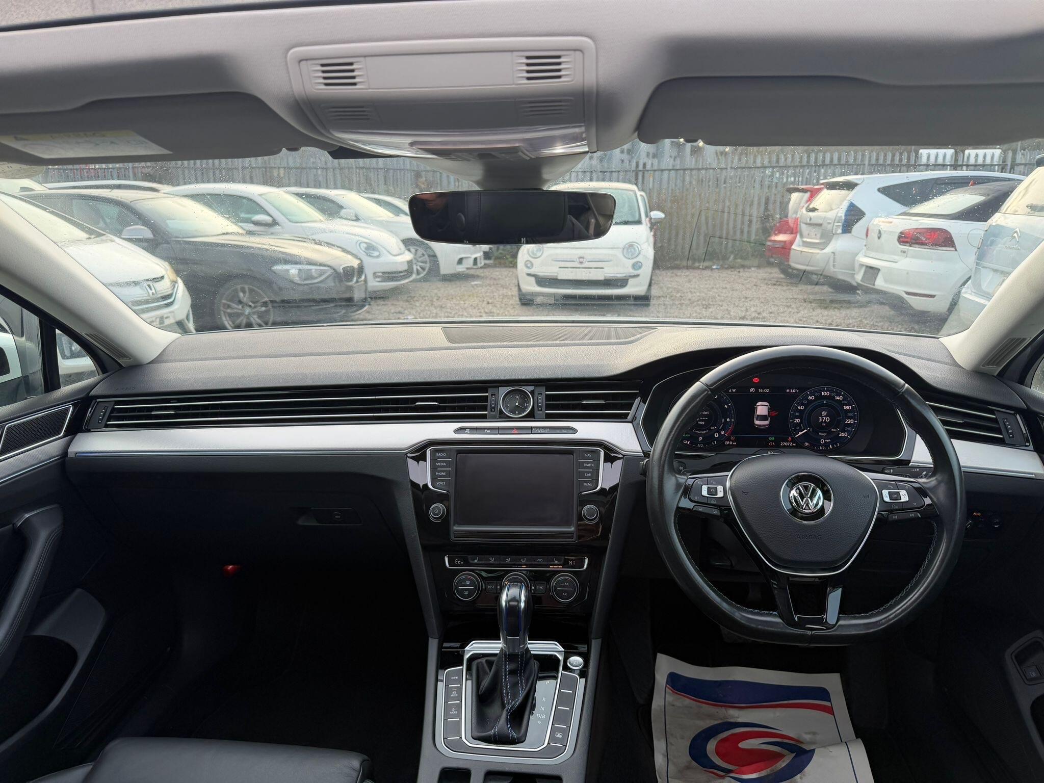 Volkswagen Passat - Image 39