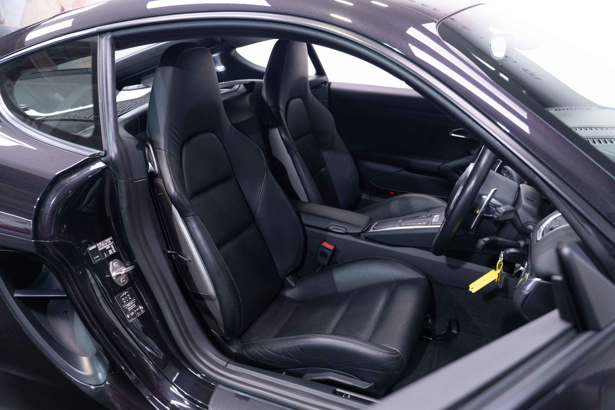 Porsche Cayman - Image 8