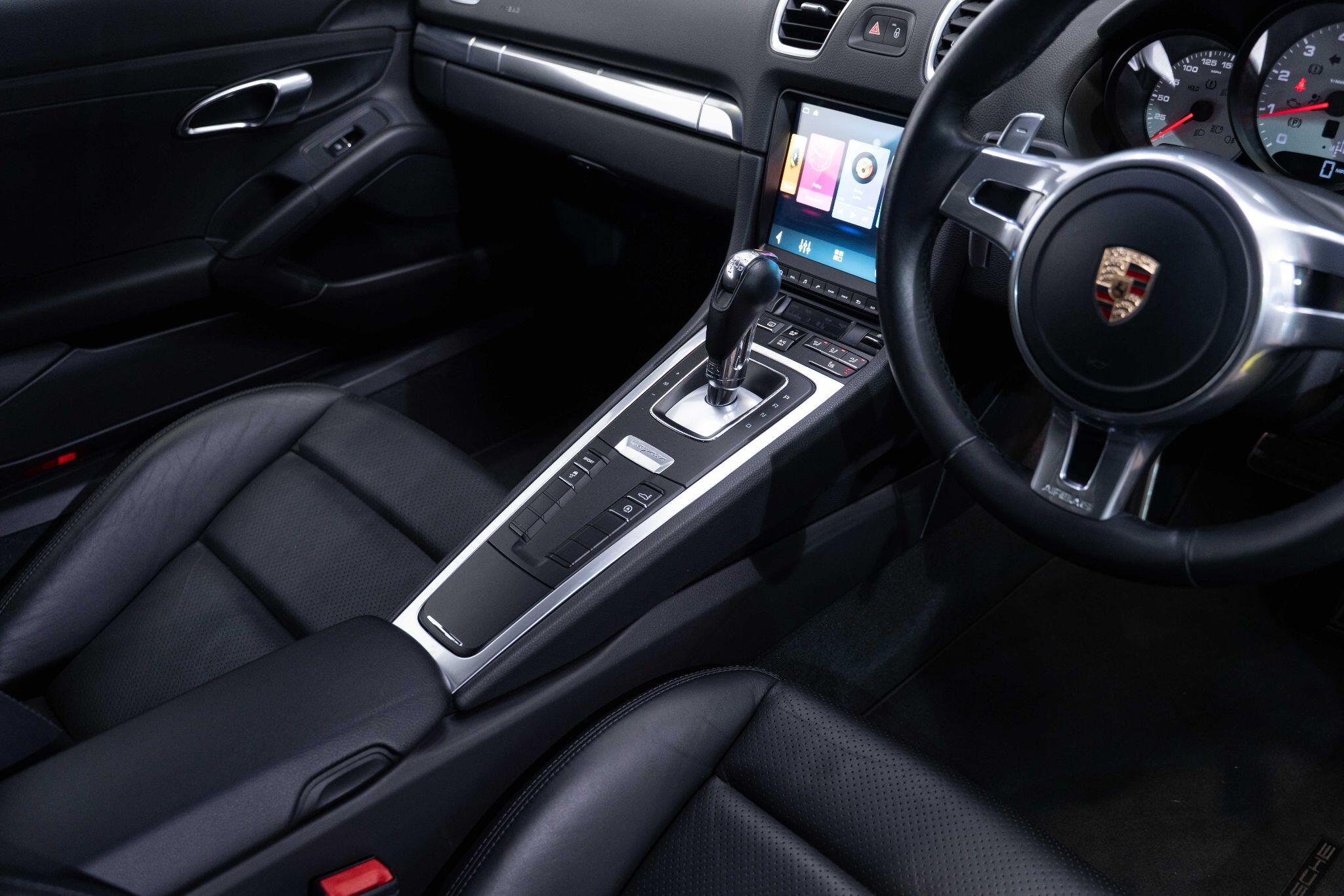 Porsche Cayman - Image 10