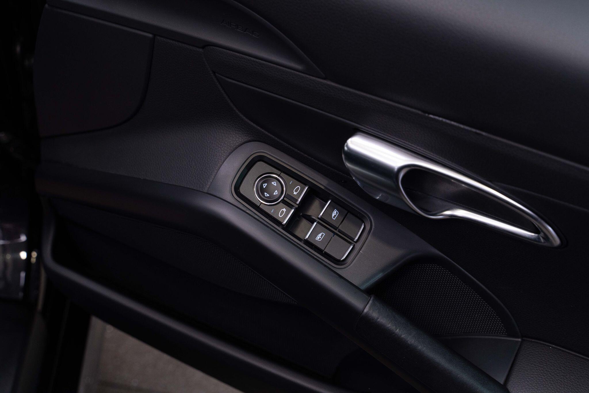 Porsche Cayman - Image 12