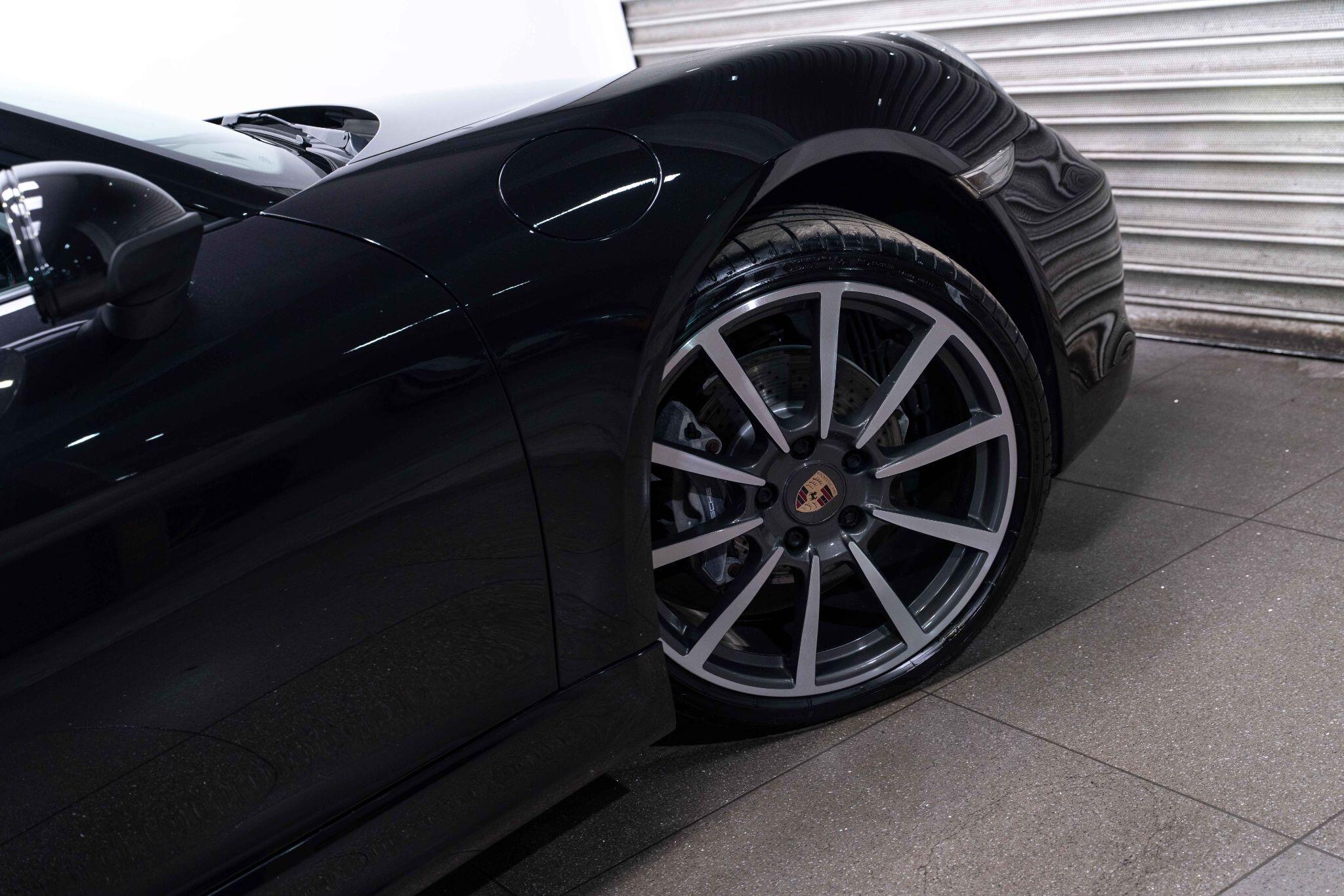 Porsche Cayman - Image 19