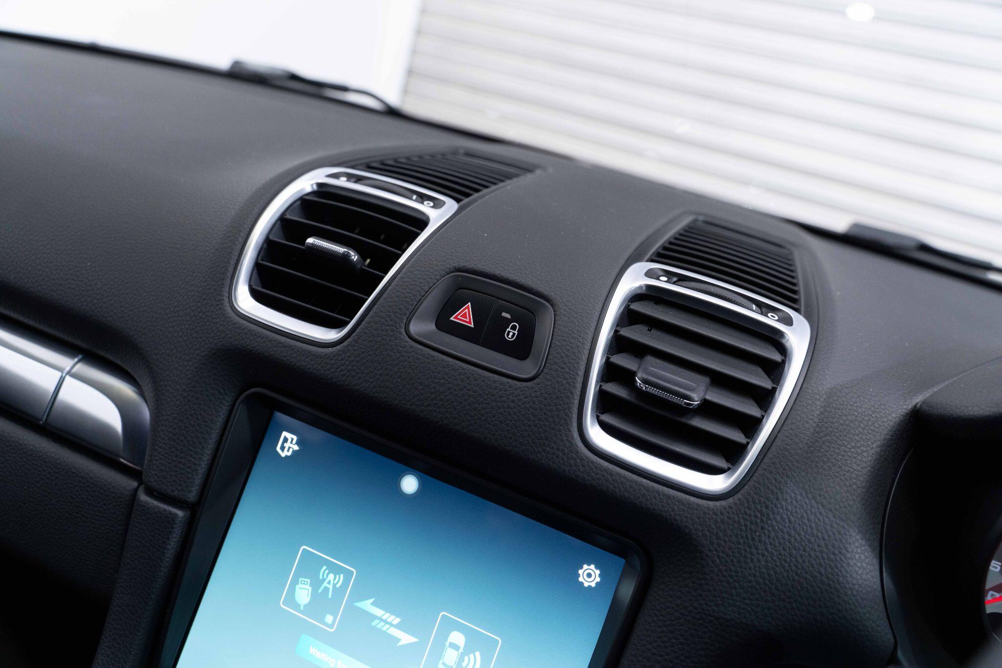 Porsche Cayman - Image 22