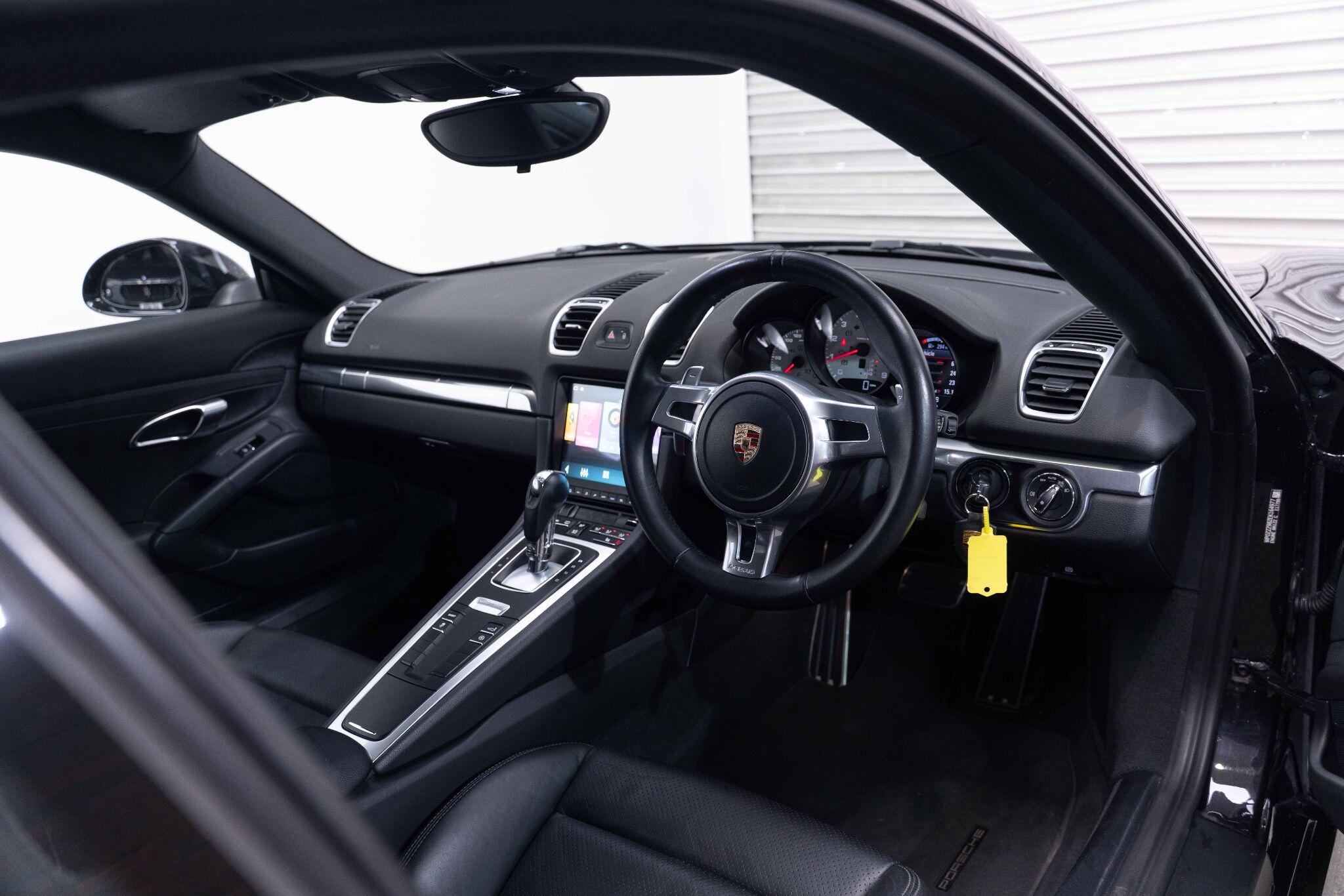Porsche Cayman - Image 26