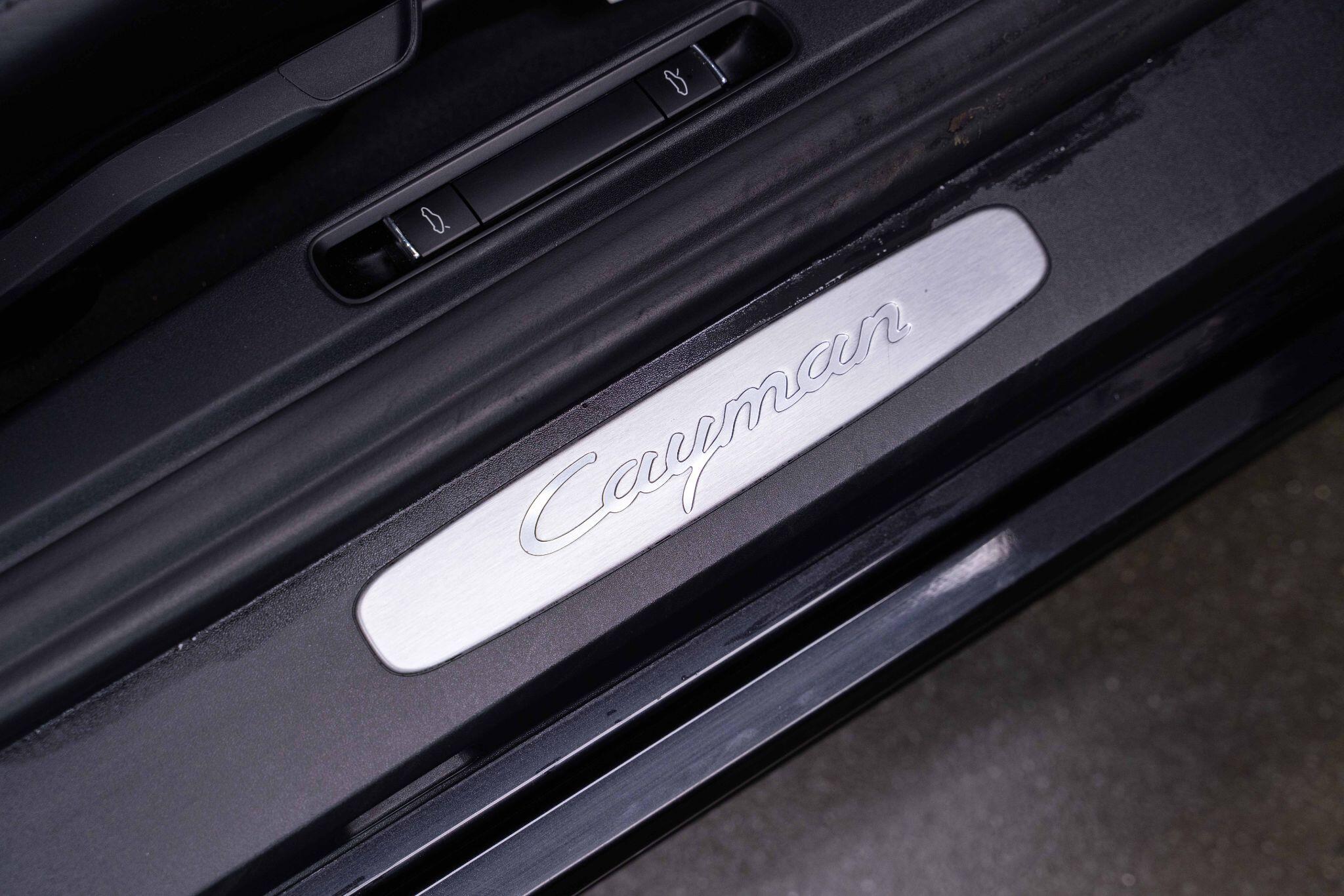 Porsche Cayman - Image 30