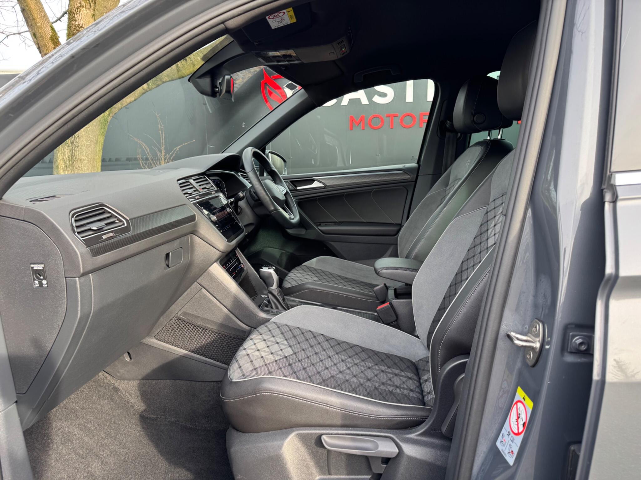Volkswagen Tiguan - Image 51