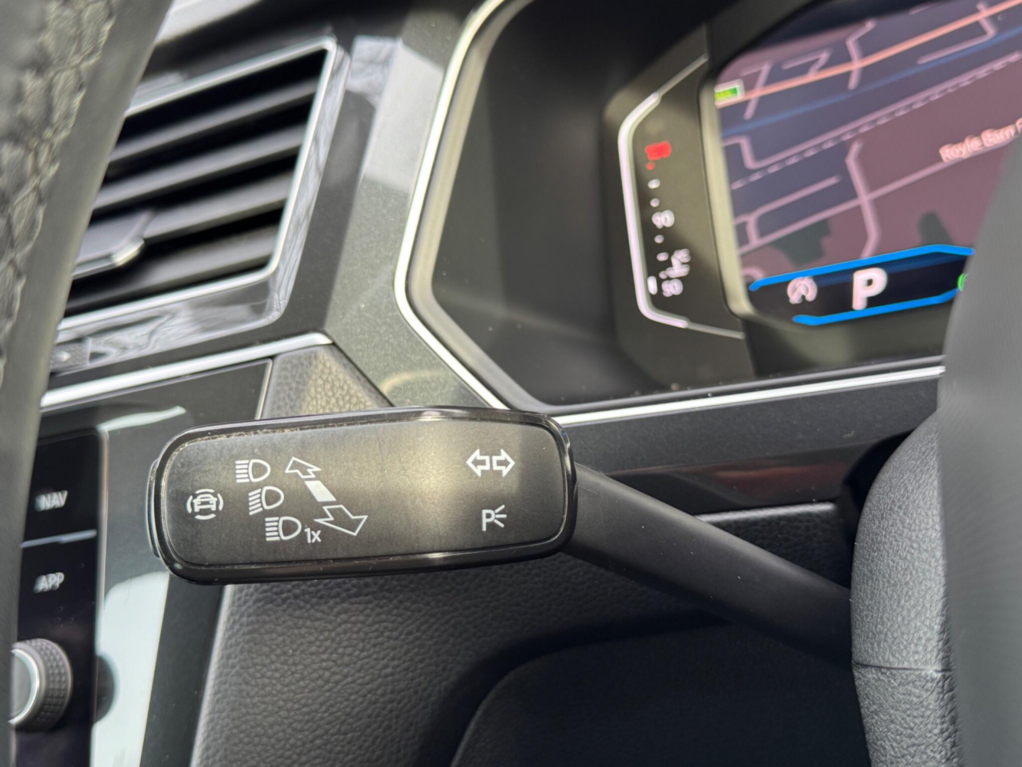 Volkswagen Tiguan - Image 23