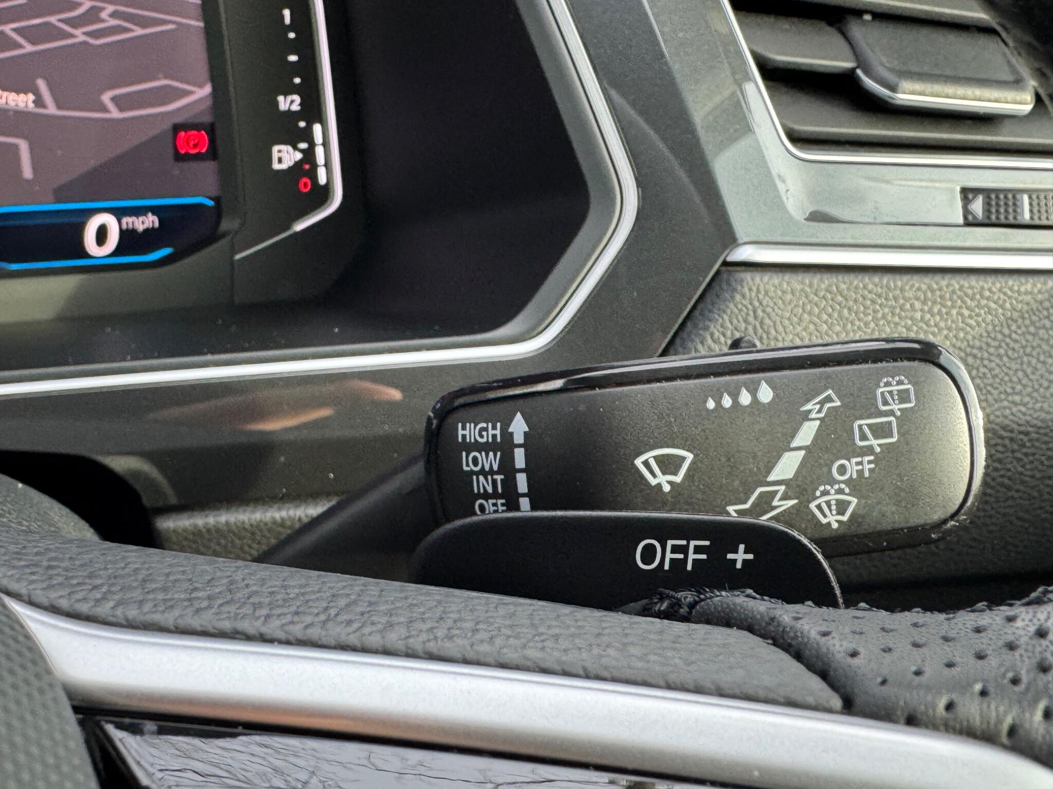 Volkswagen Tiguan - Image 25