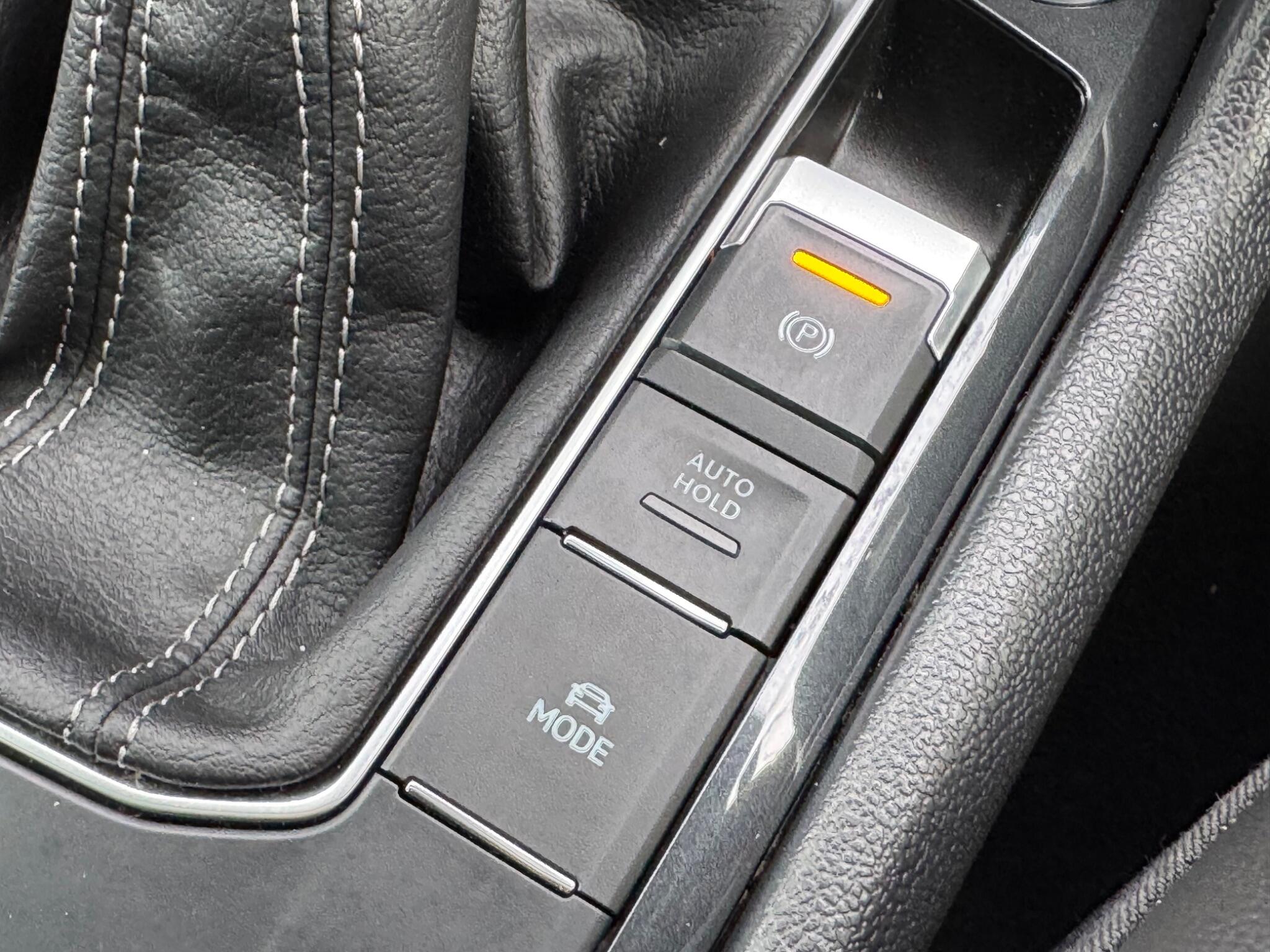 Volkswagen Tiguan - Image 27