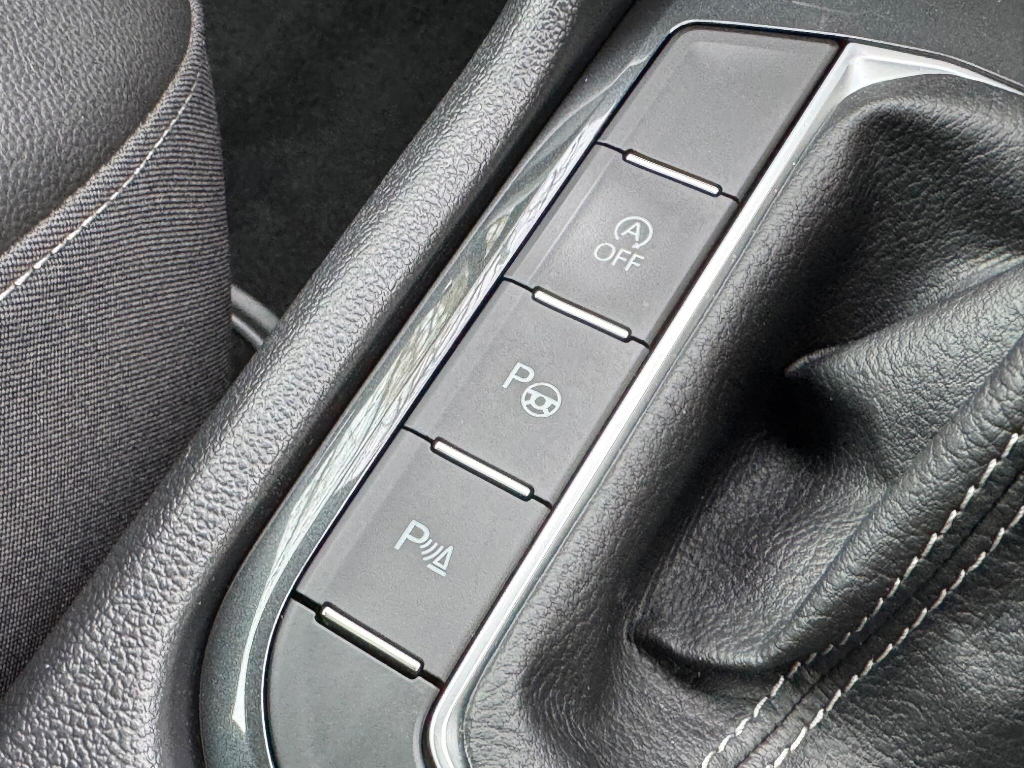 Volkswagen Tiguan - Image 28