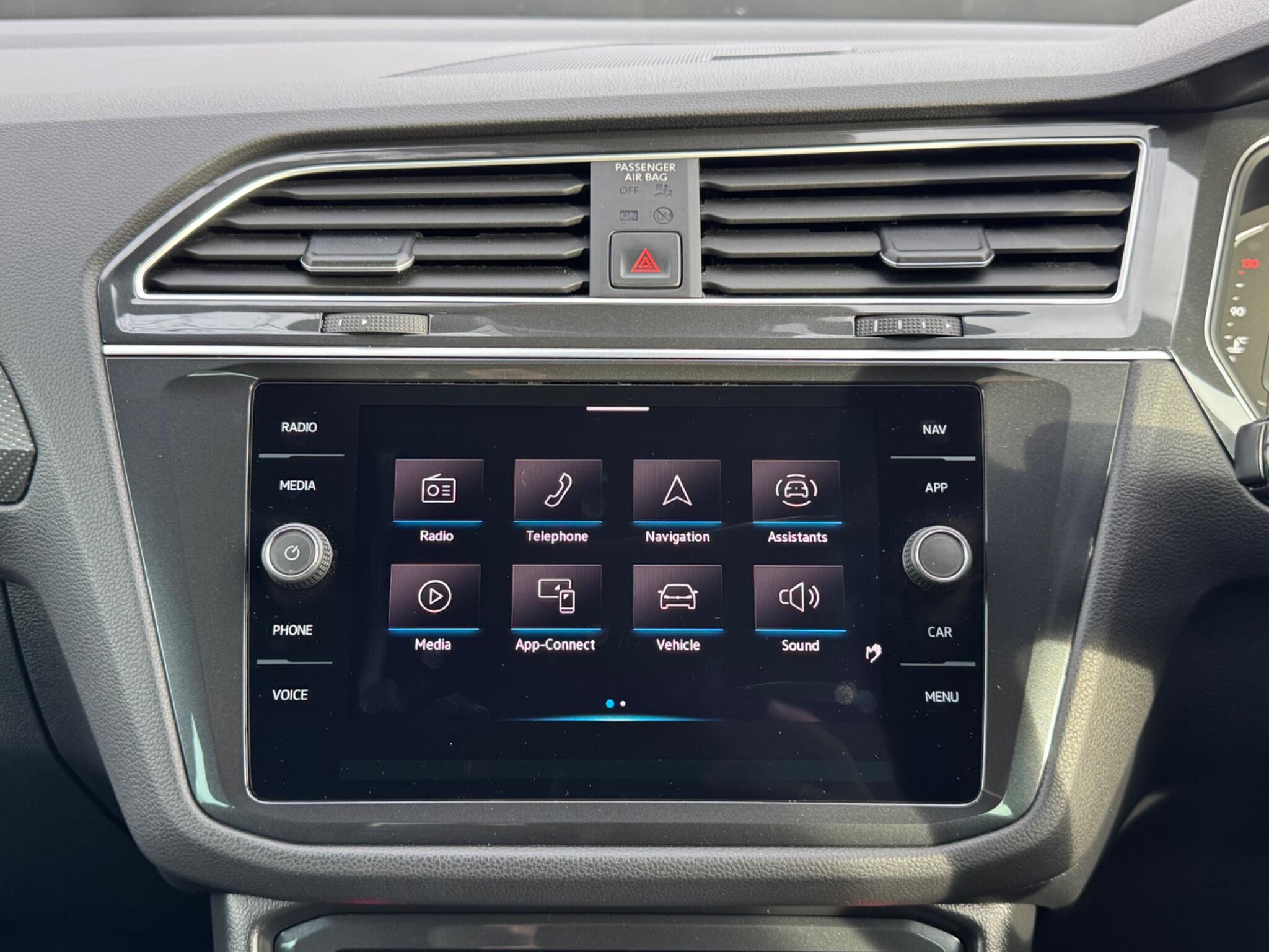 Volkswagen Tiguan - Image 43