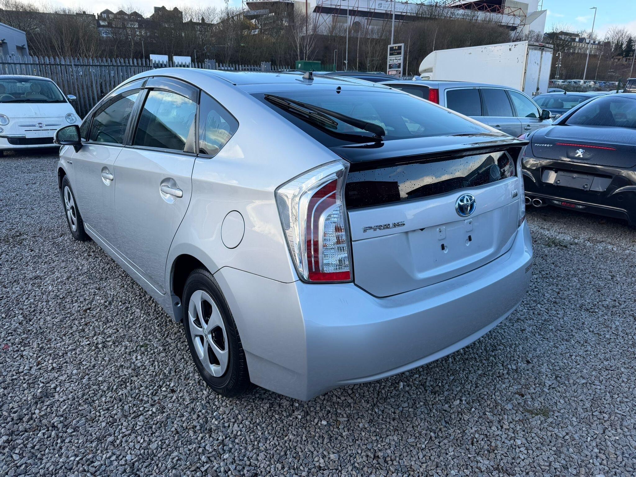 Toyota Prius - Image 5