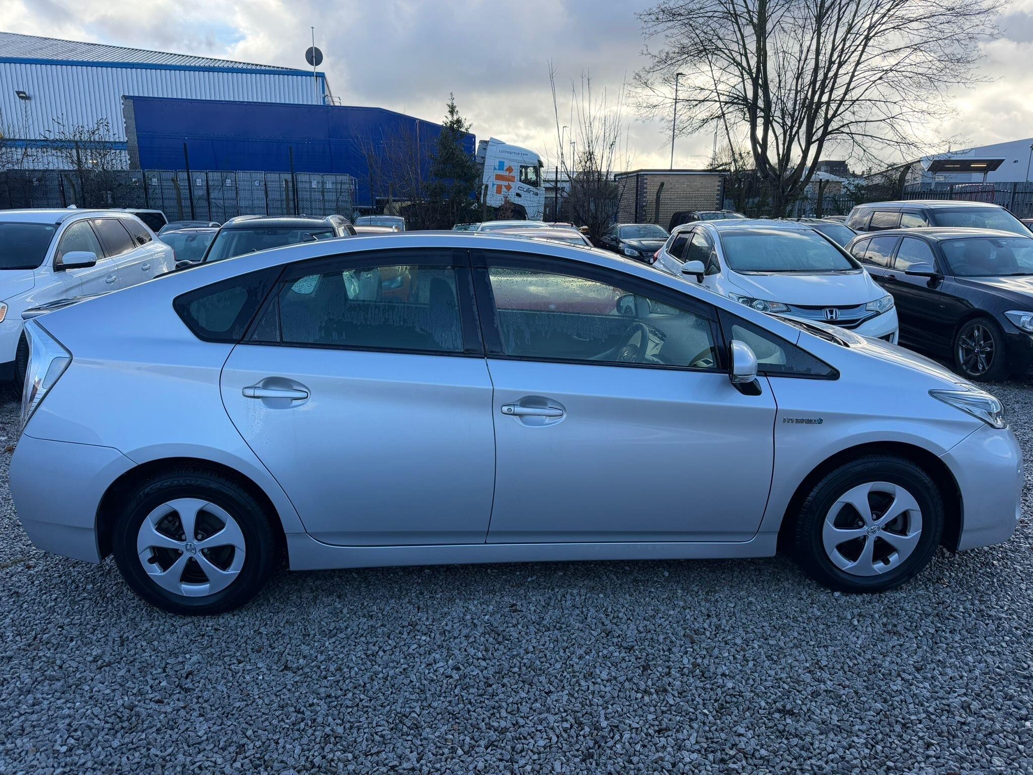 Toyota Prius - Image 6