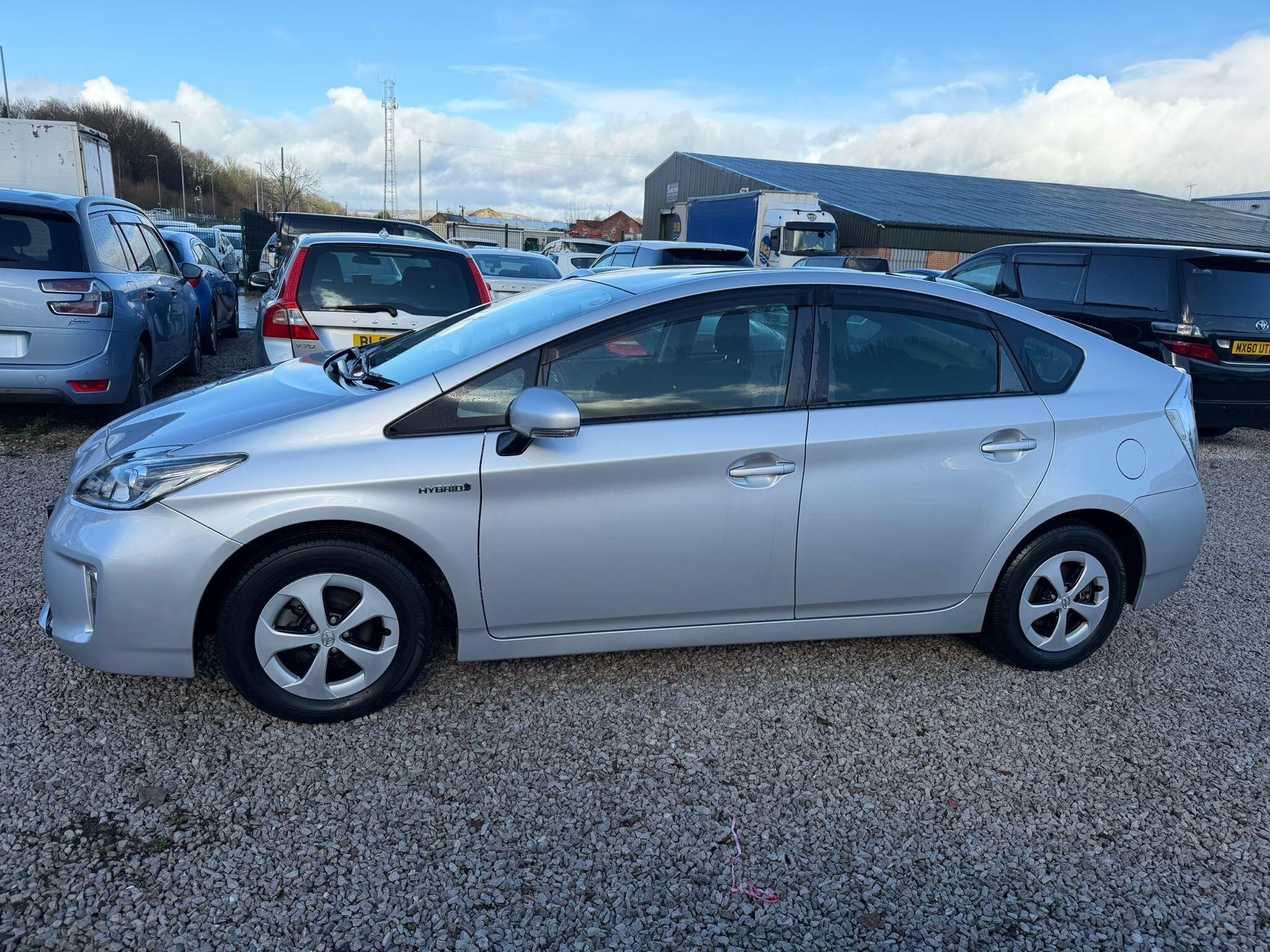 Toyota Prius - Image 7