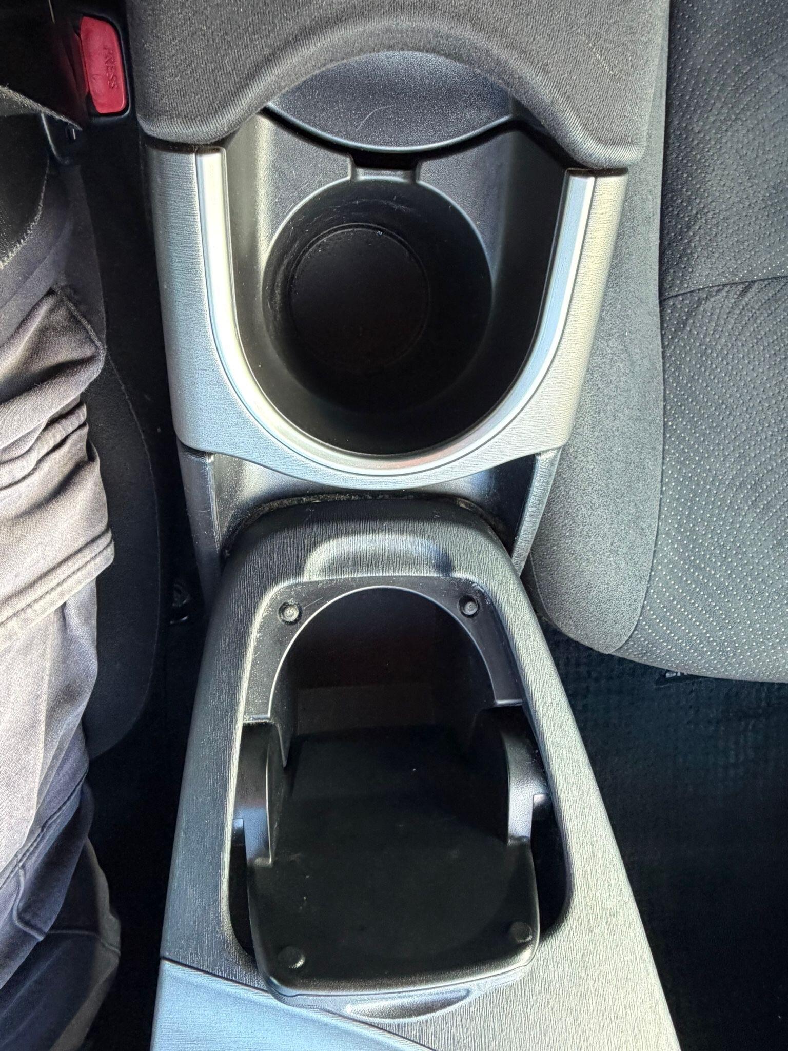 Toyota Prius - Image 16