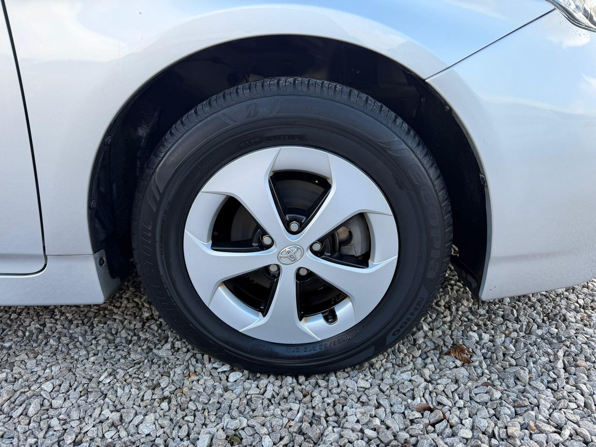 Toyota Prius - Image 22