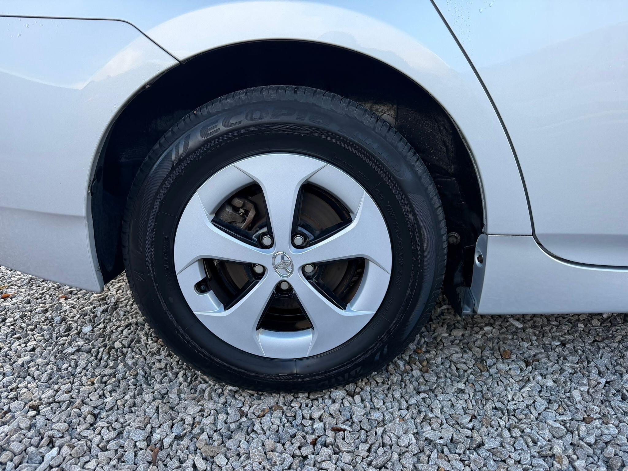 Toyota Prius - Image 23