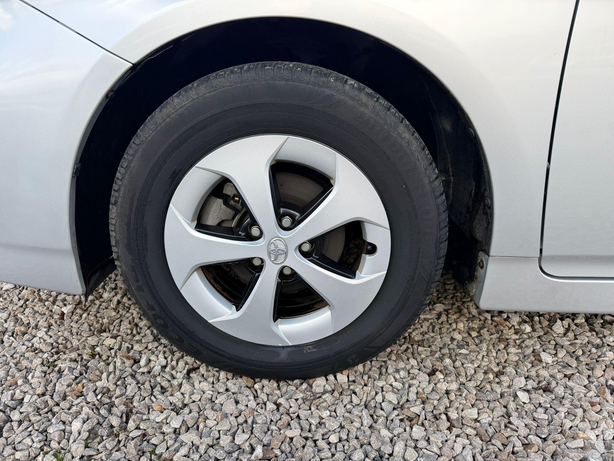 Toyota Prius - Image 24