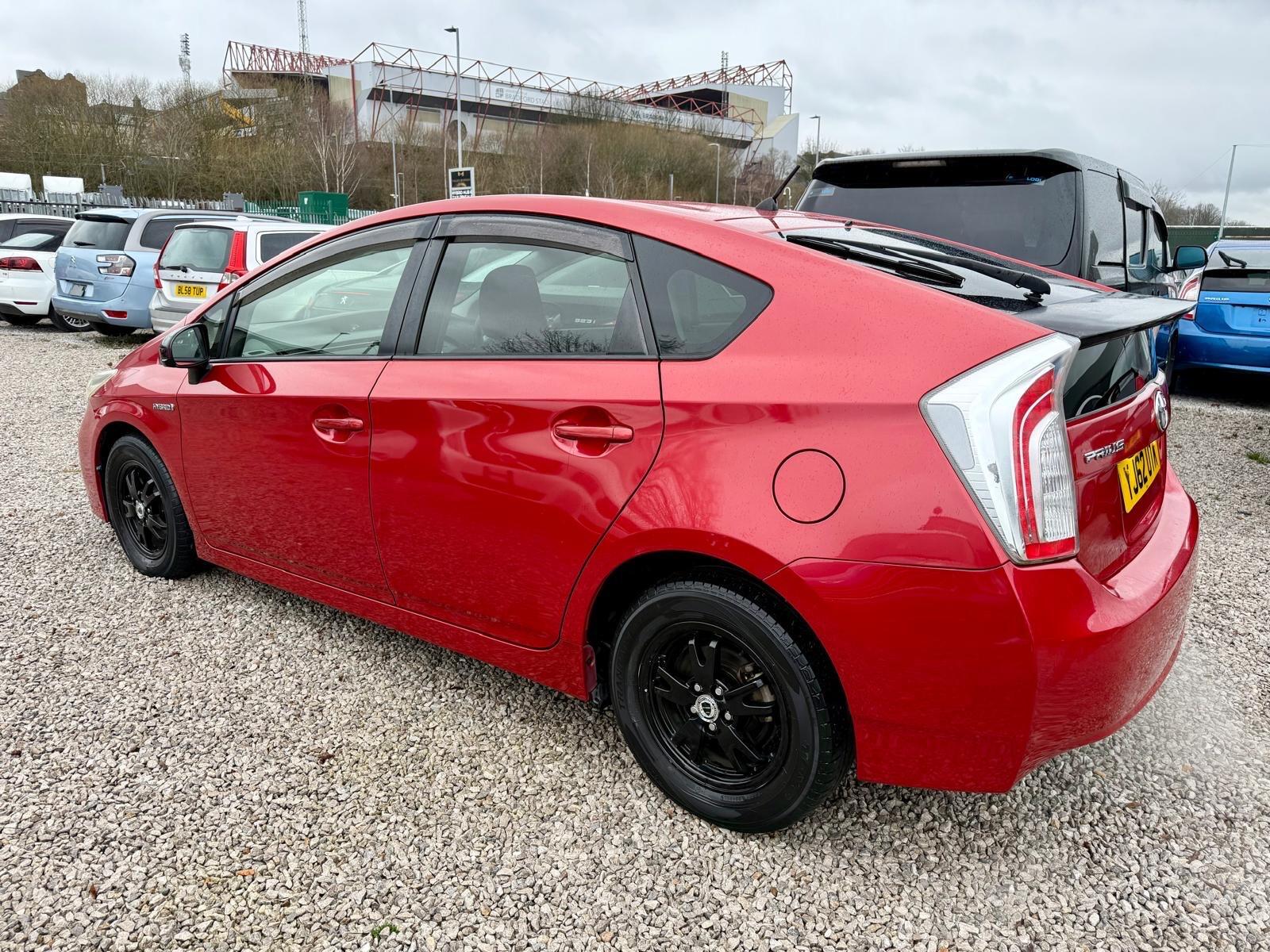 Toyota Prius - Image 4