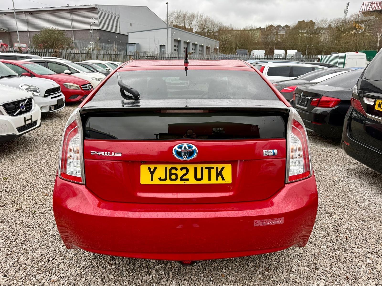 Toyota Prius - Image 5