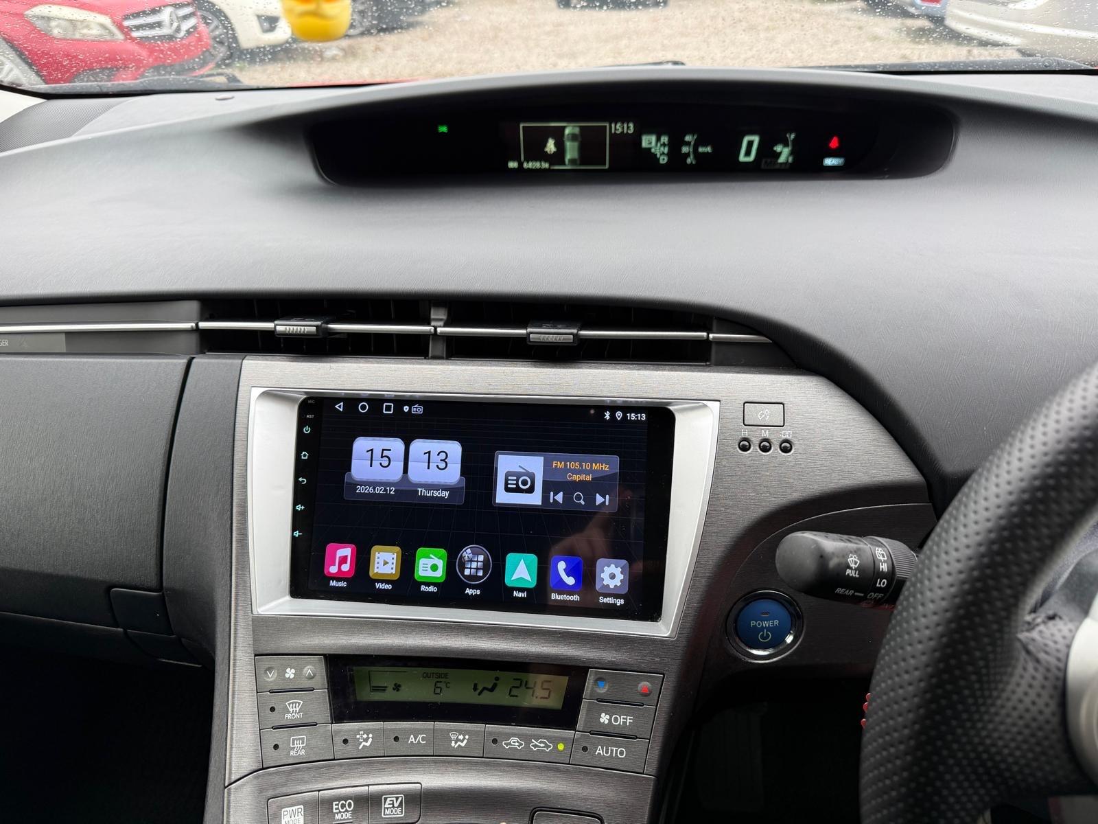 Toyota Prius - Image 8