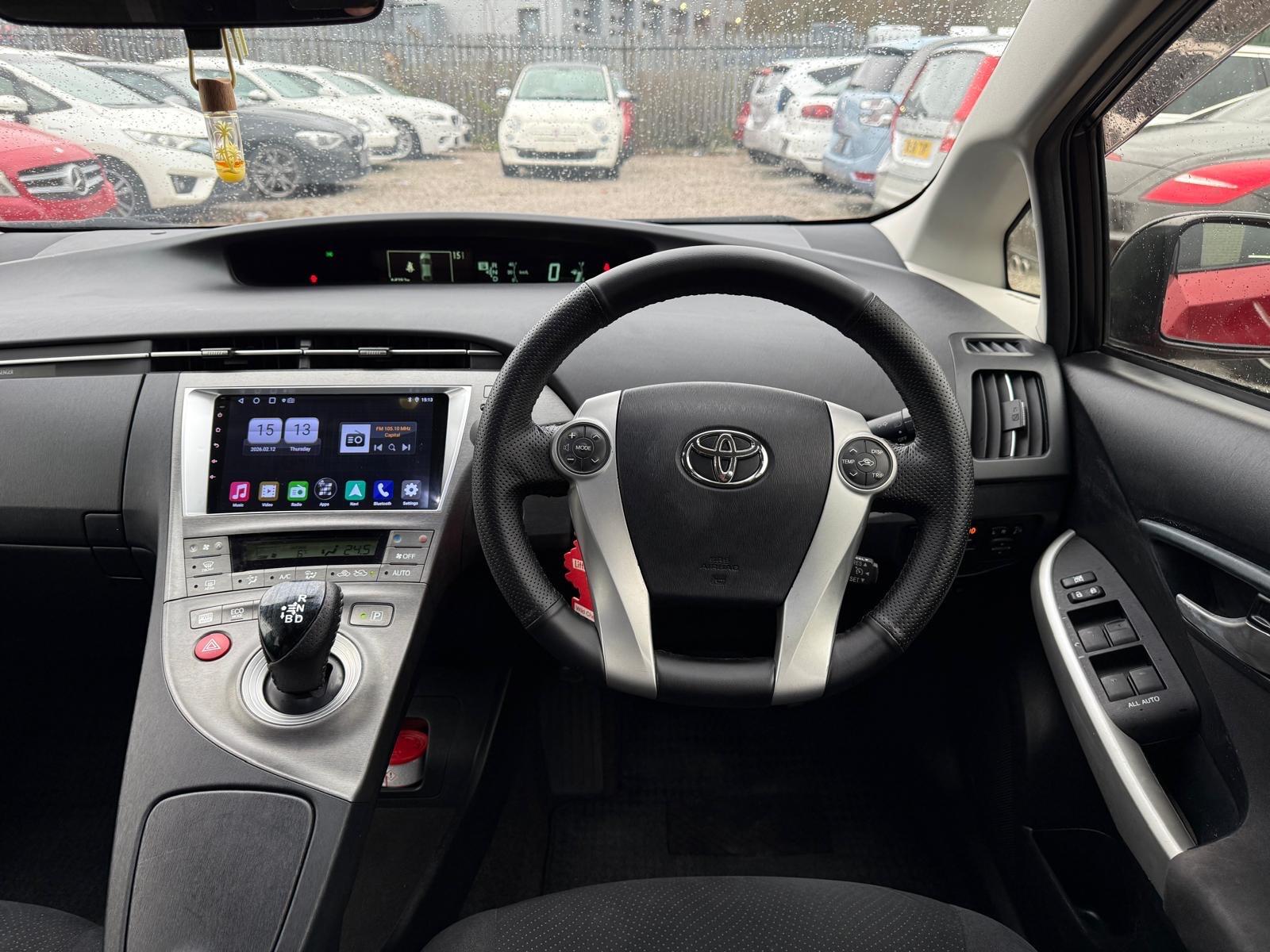 Toyota Prius - Image 9