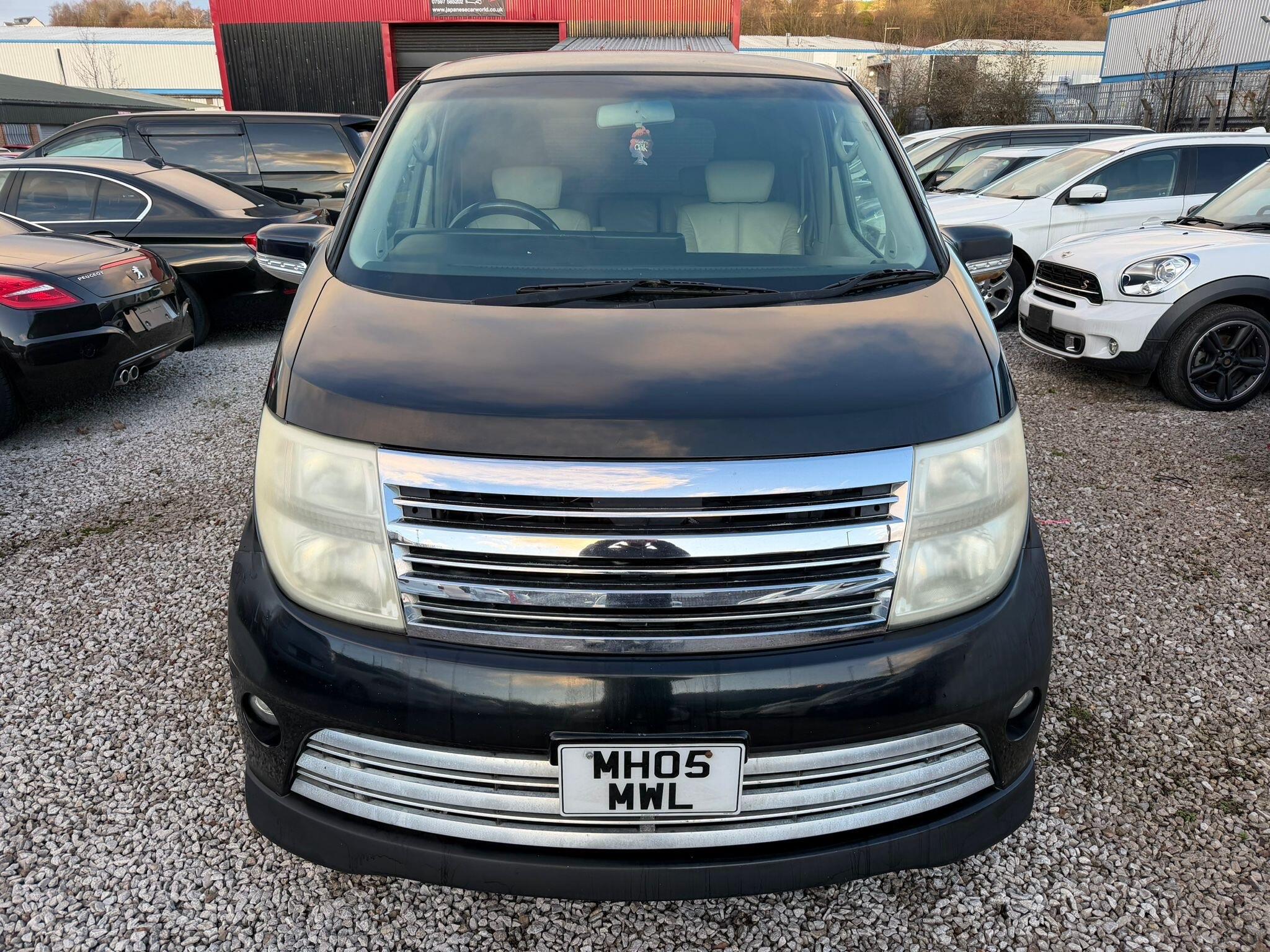 Nissan Elgrand - Image 2