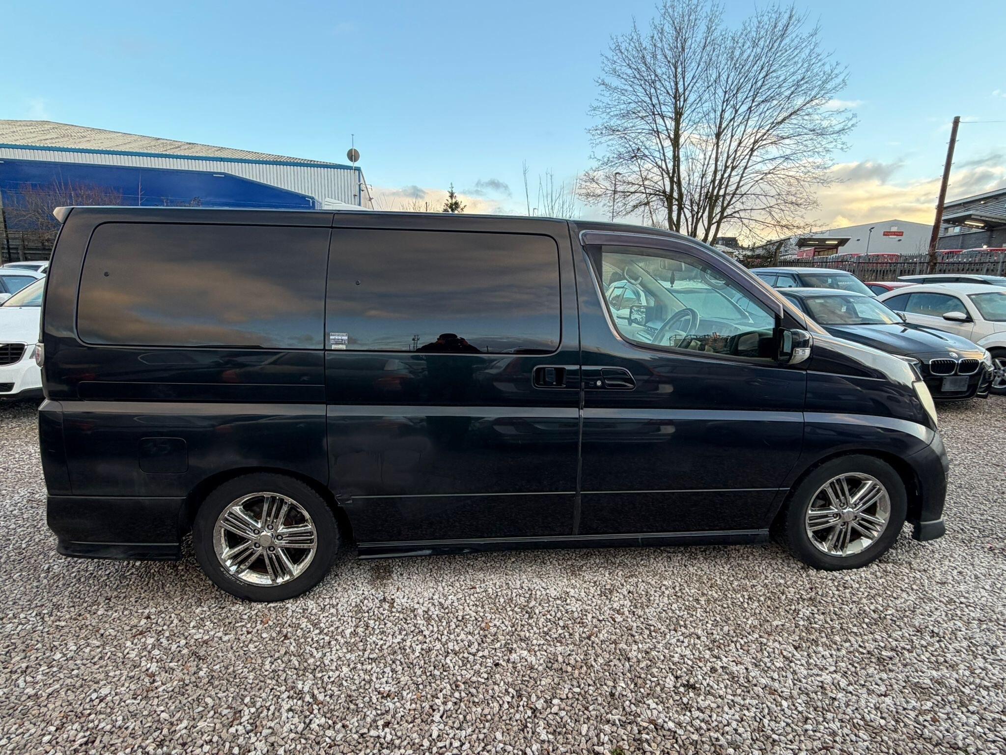 Nissan Elgrand - Image 8