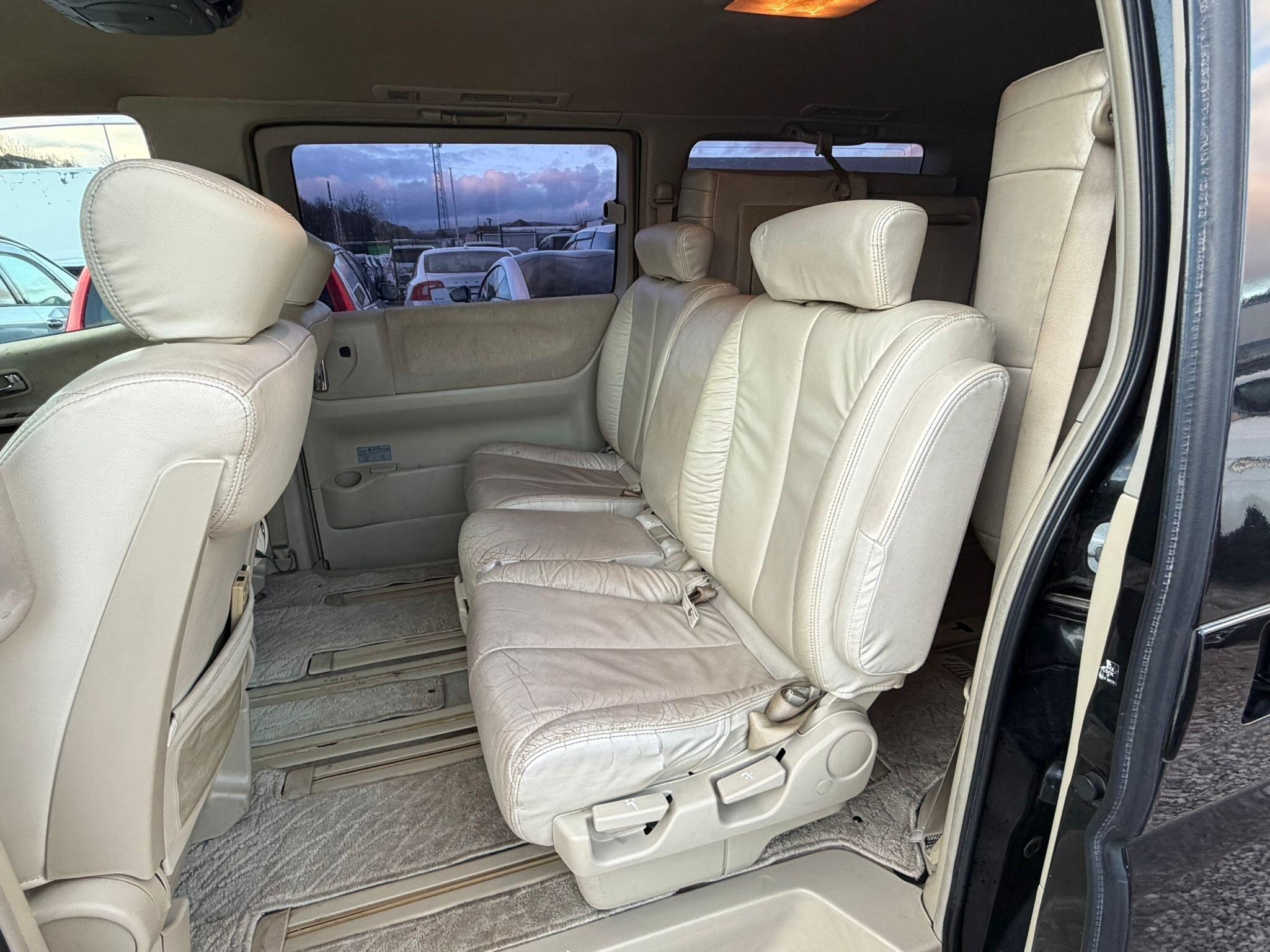 Nissan Elgrand - Image 19