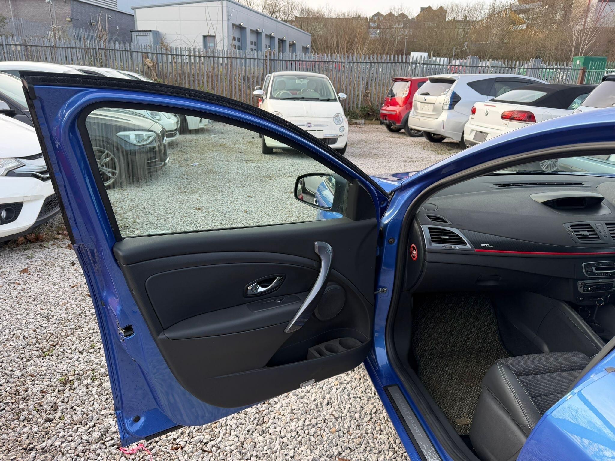 Renault Megane - Image 12