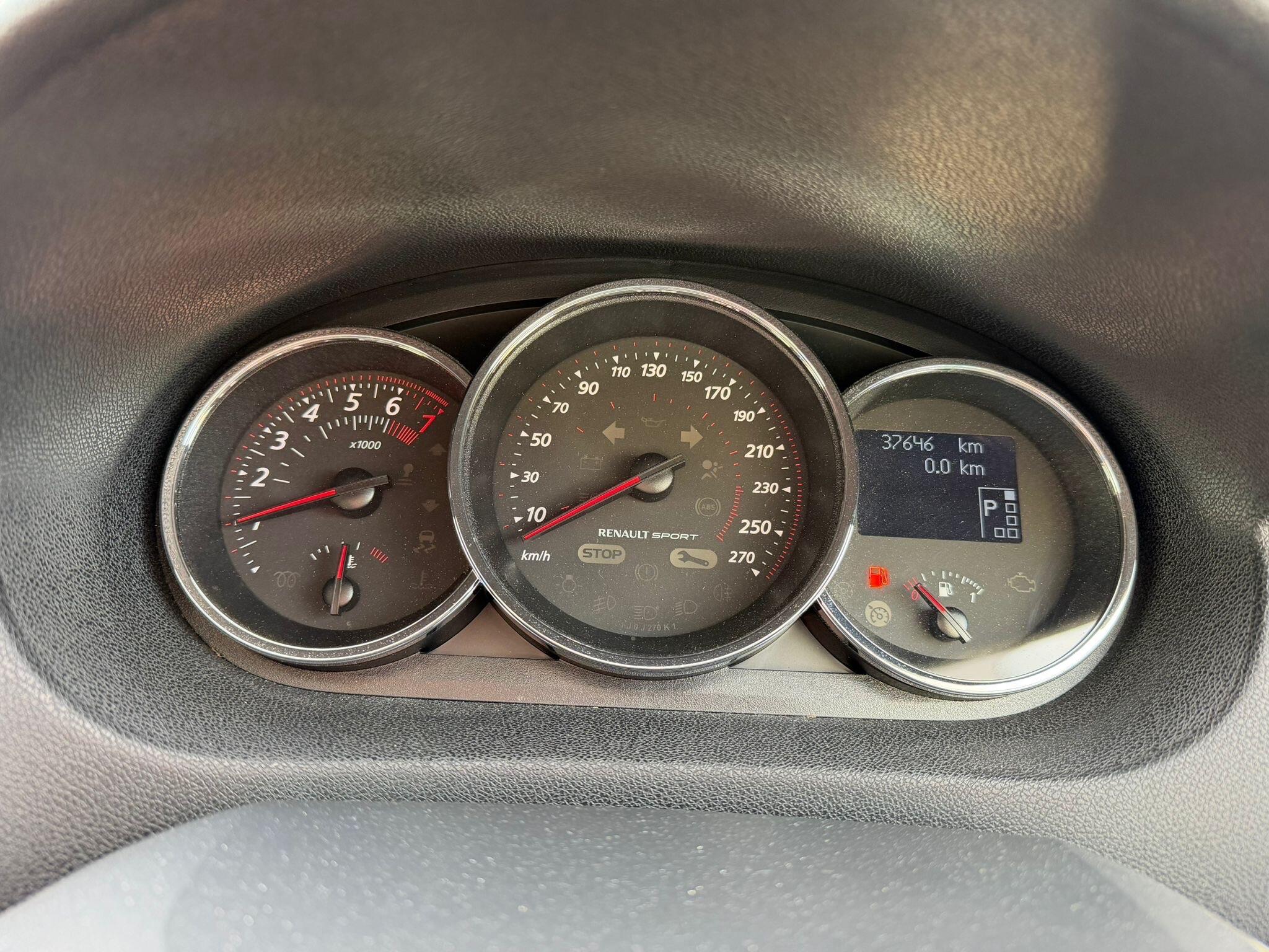 Renault Megane - Image 17