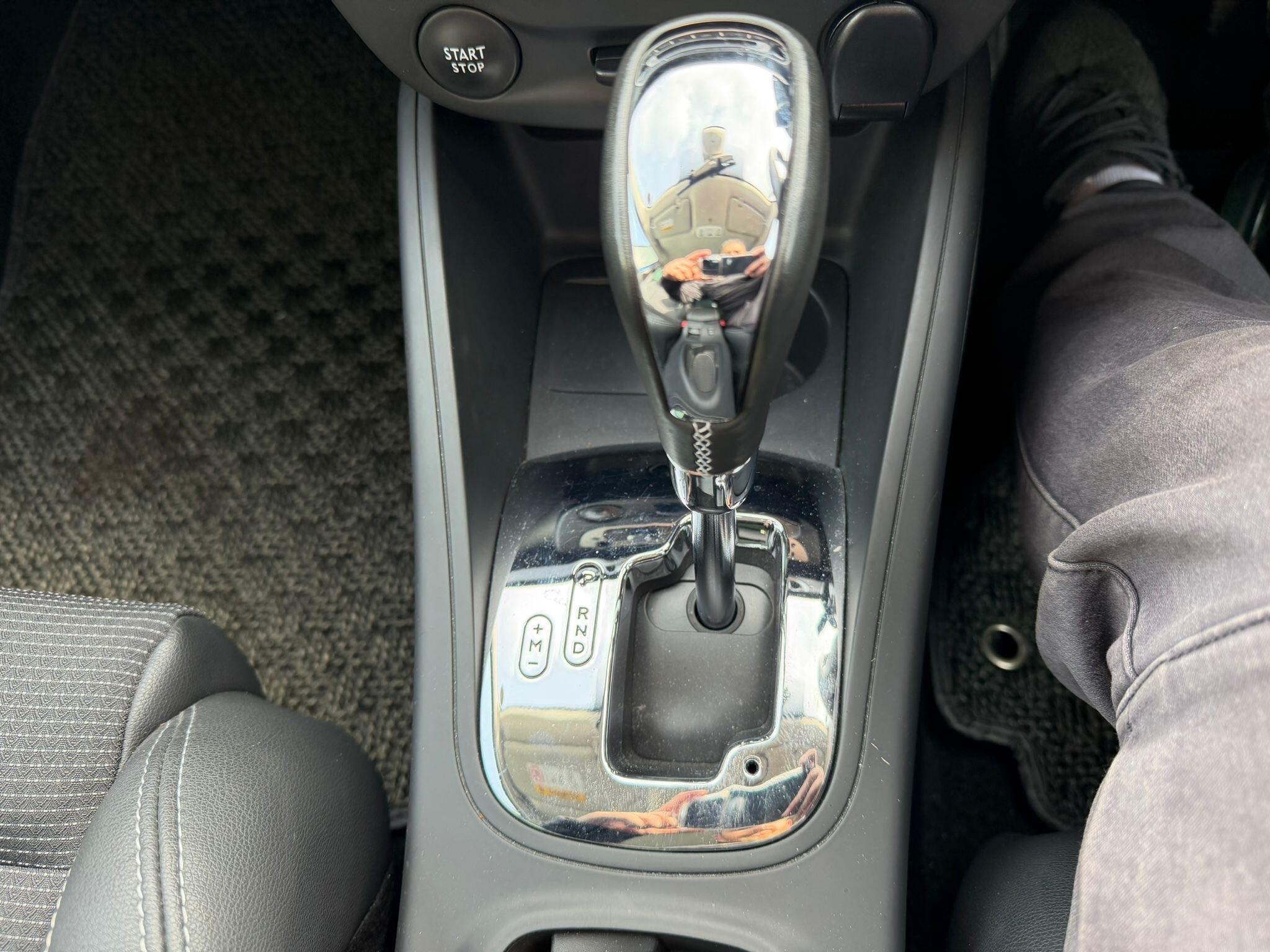 Renault Megane - Image 19