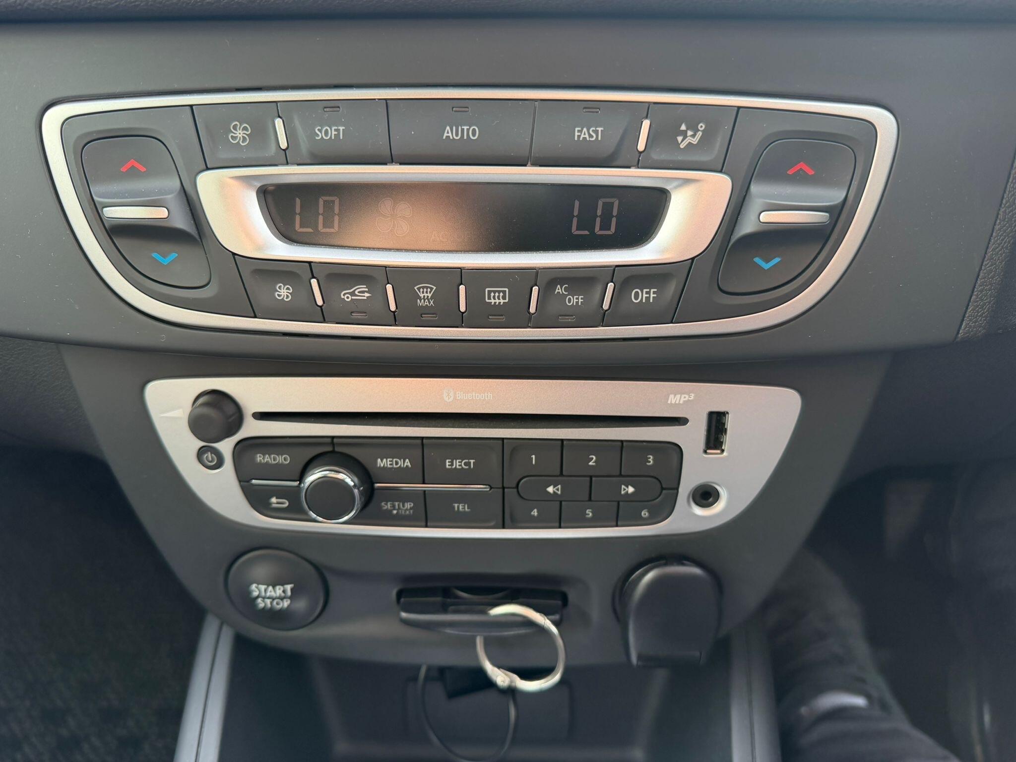 Renault Megane - Image 20